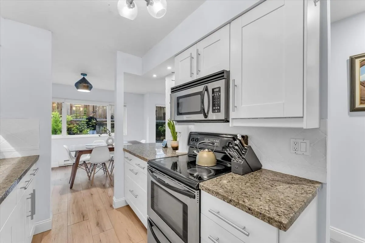320 W 2nd Street #102