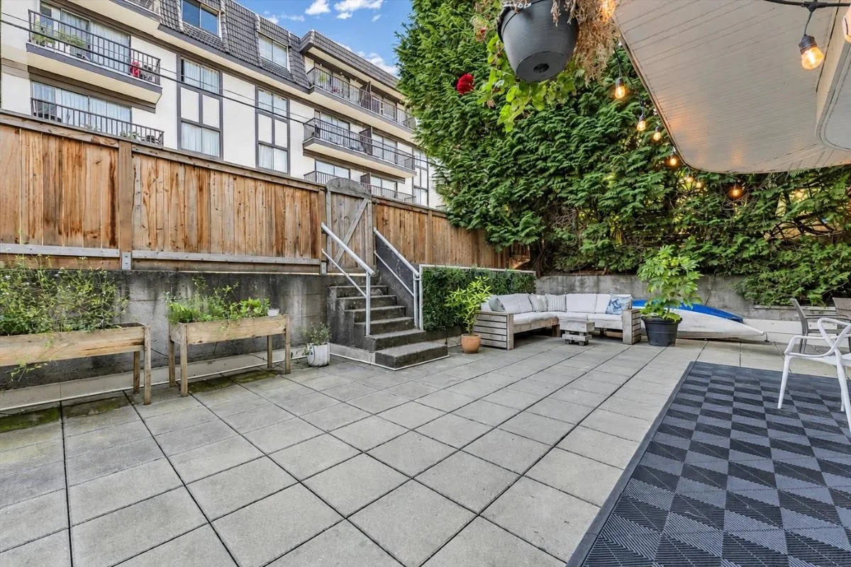 320 W 2nd Street #102