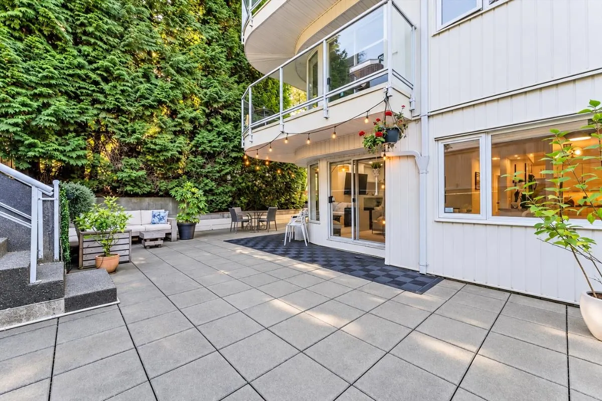 320 W 2nd Street #102