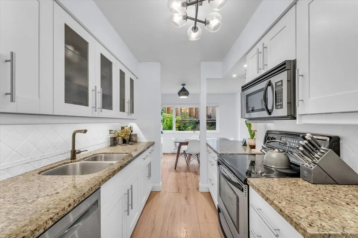 320 W 2nd Street #102