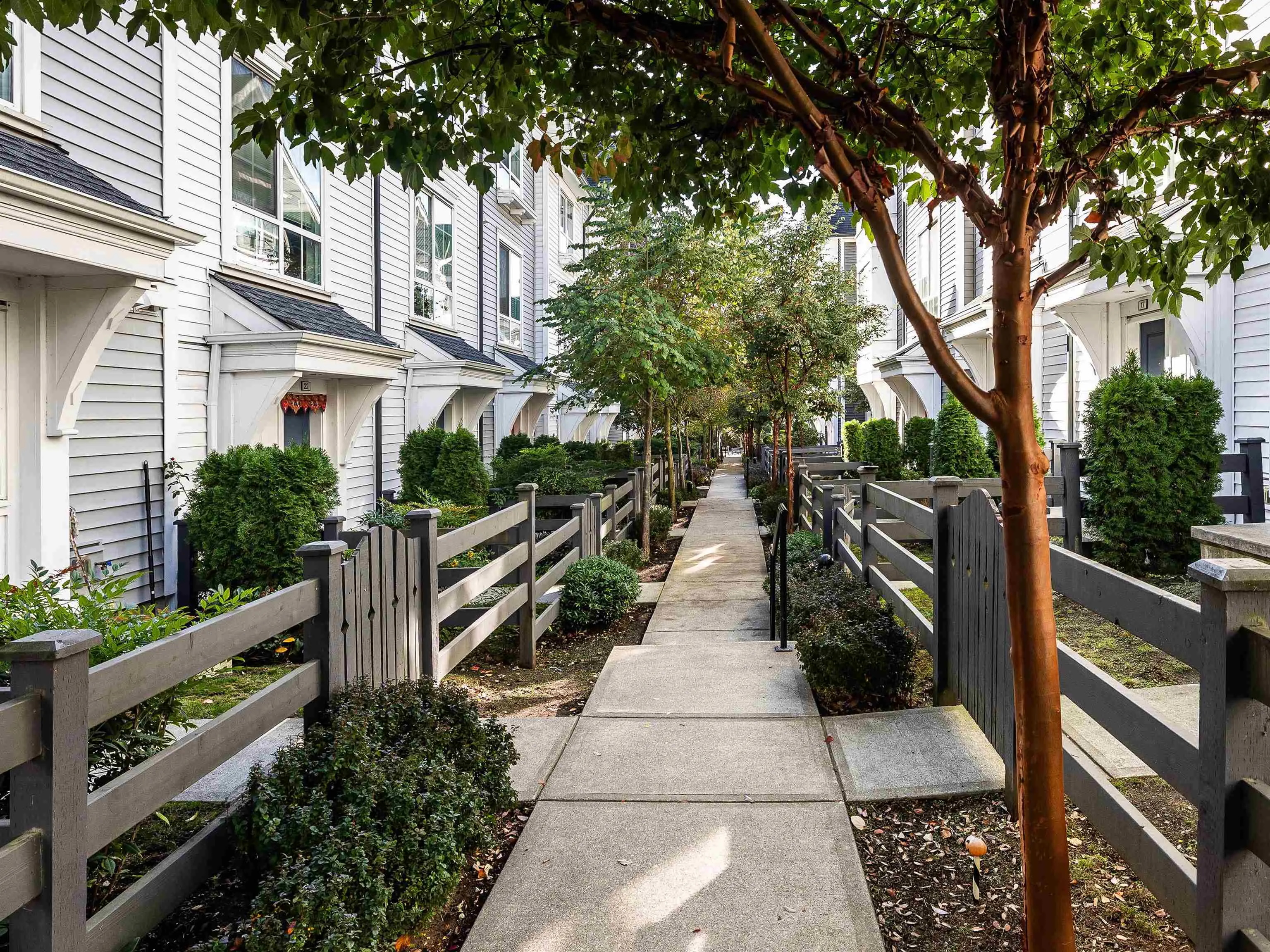 2838 Livingstone Avenue #19