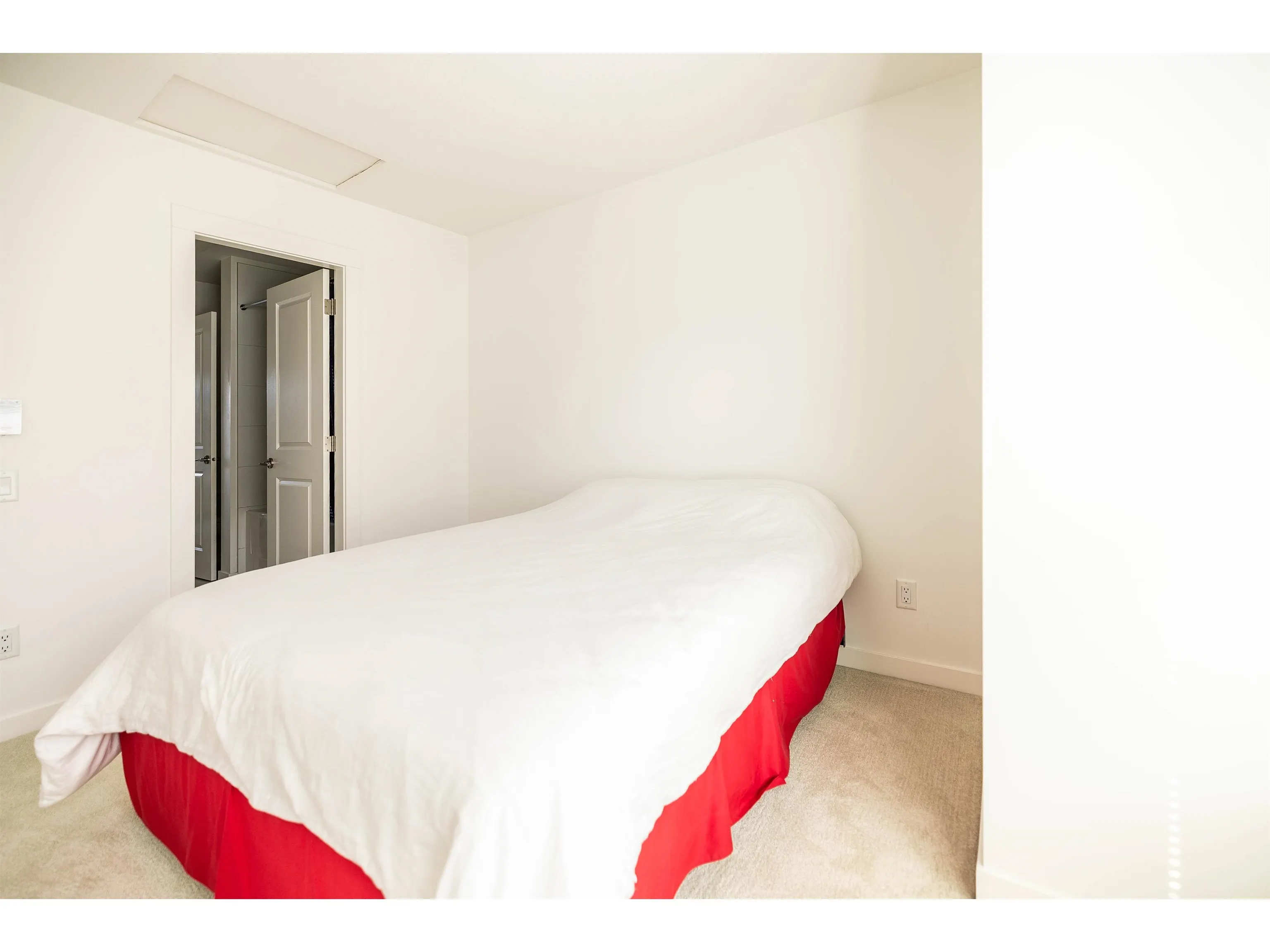 2838 Livingstone Avenue #19