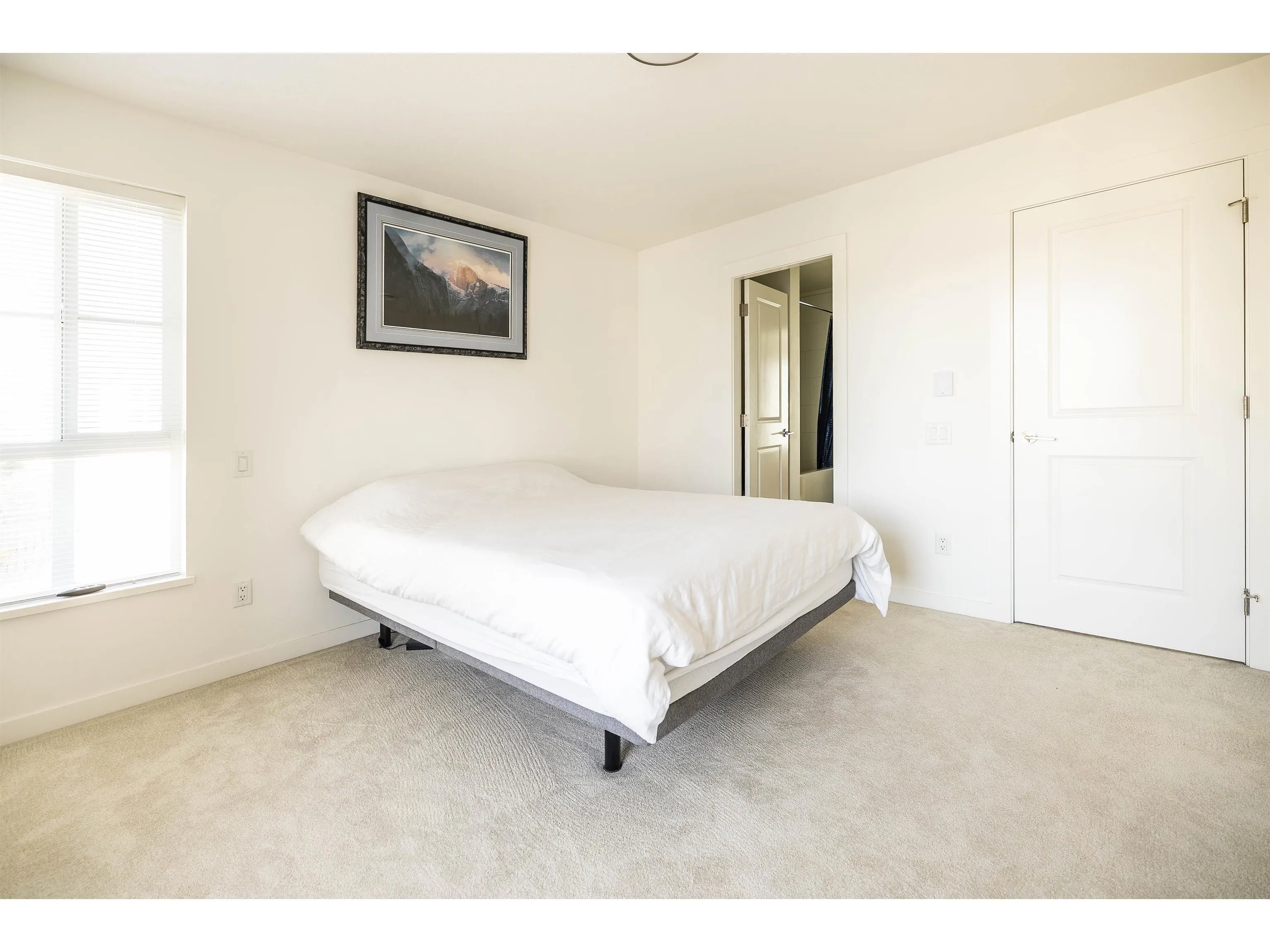 2838 Livingstone Avenue #19