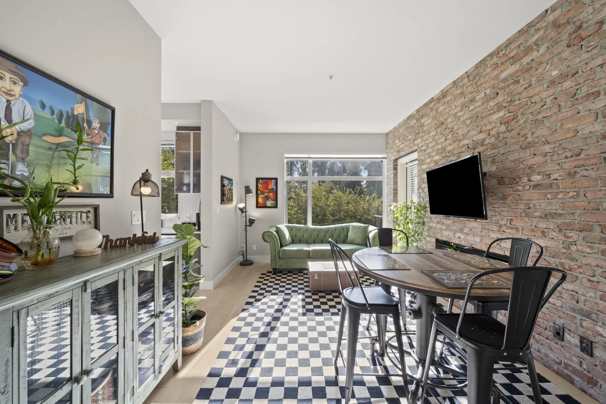 262 Salter Street #206