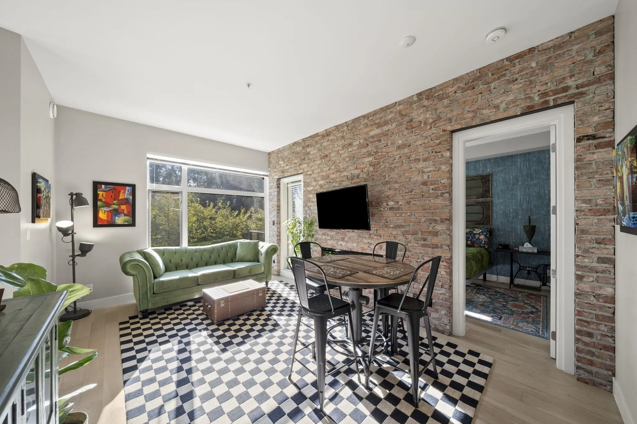 262 Salter Street #206