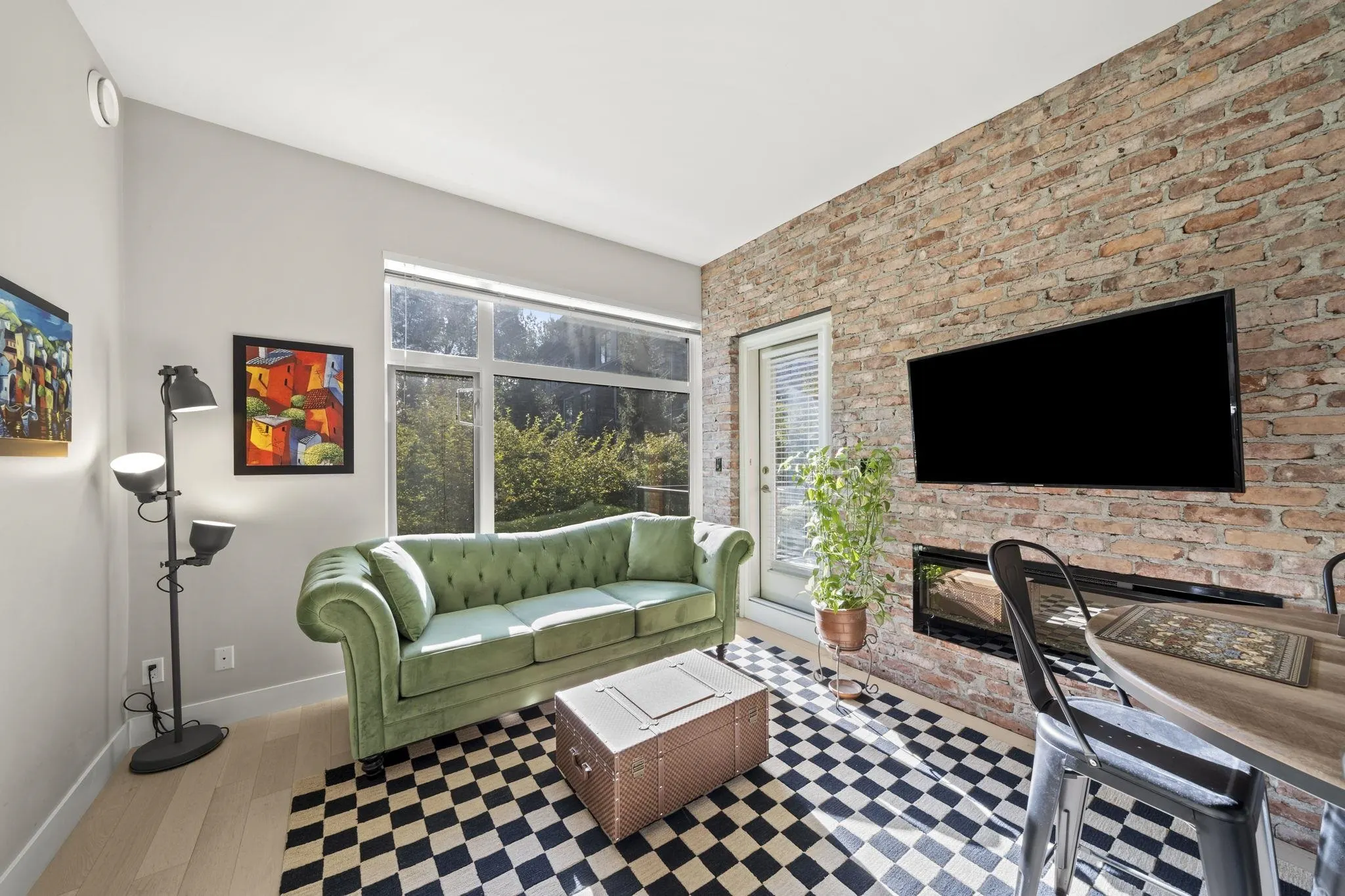 262 Salter Street #206