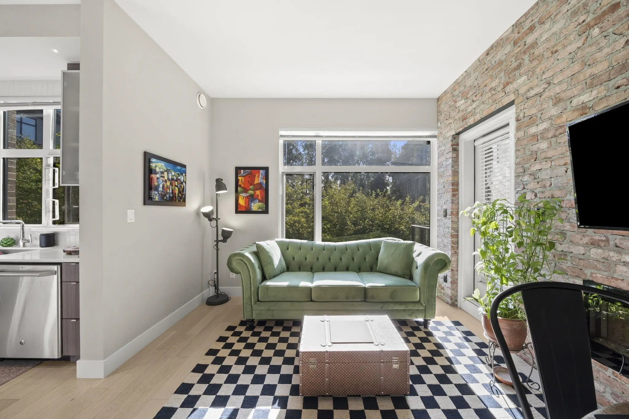 262 Salter Street #206