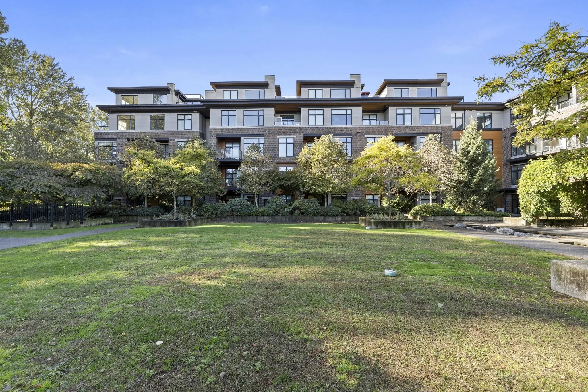 262 Salter Street #206