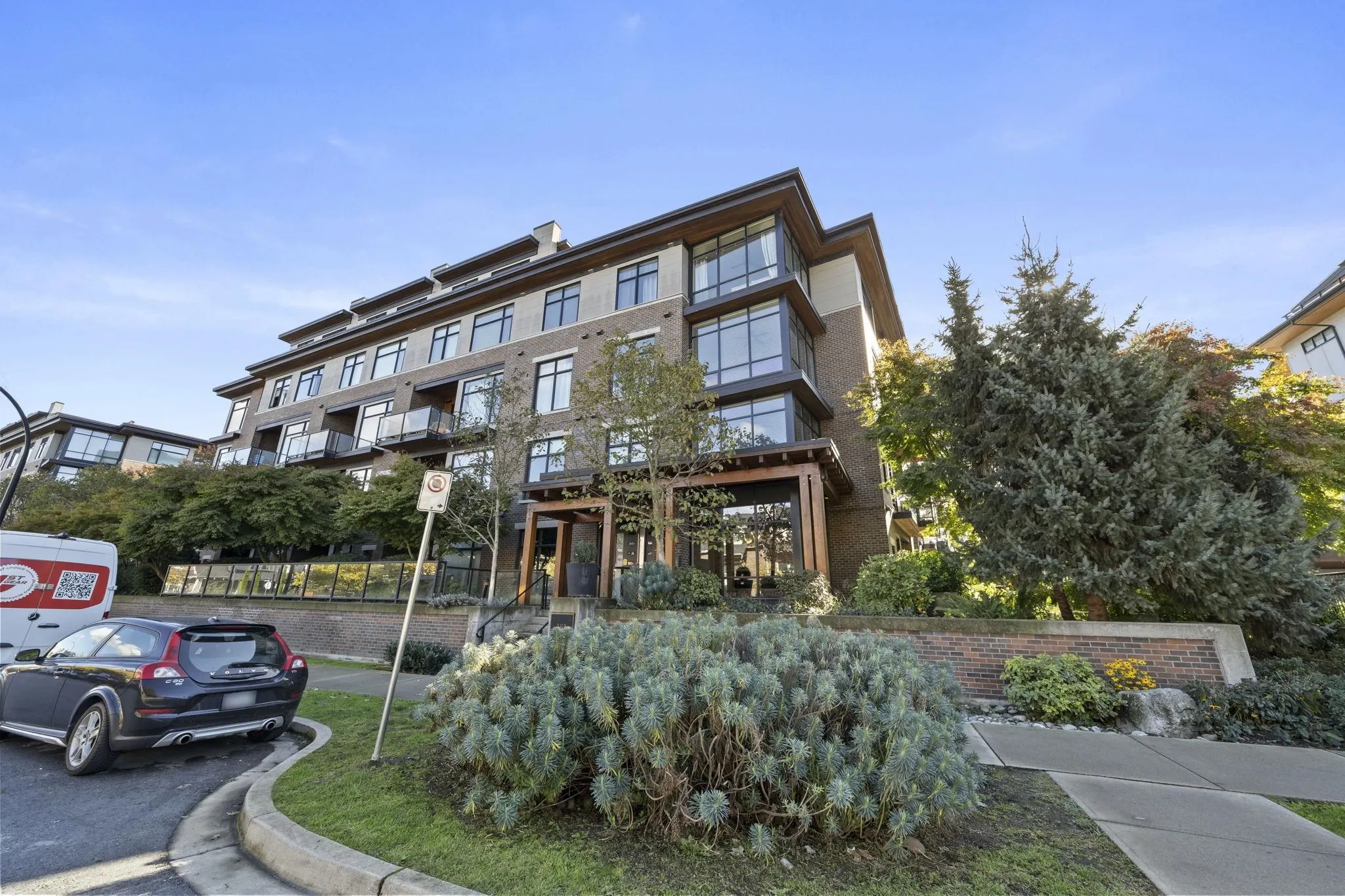 262 Salter Street #206