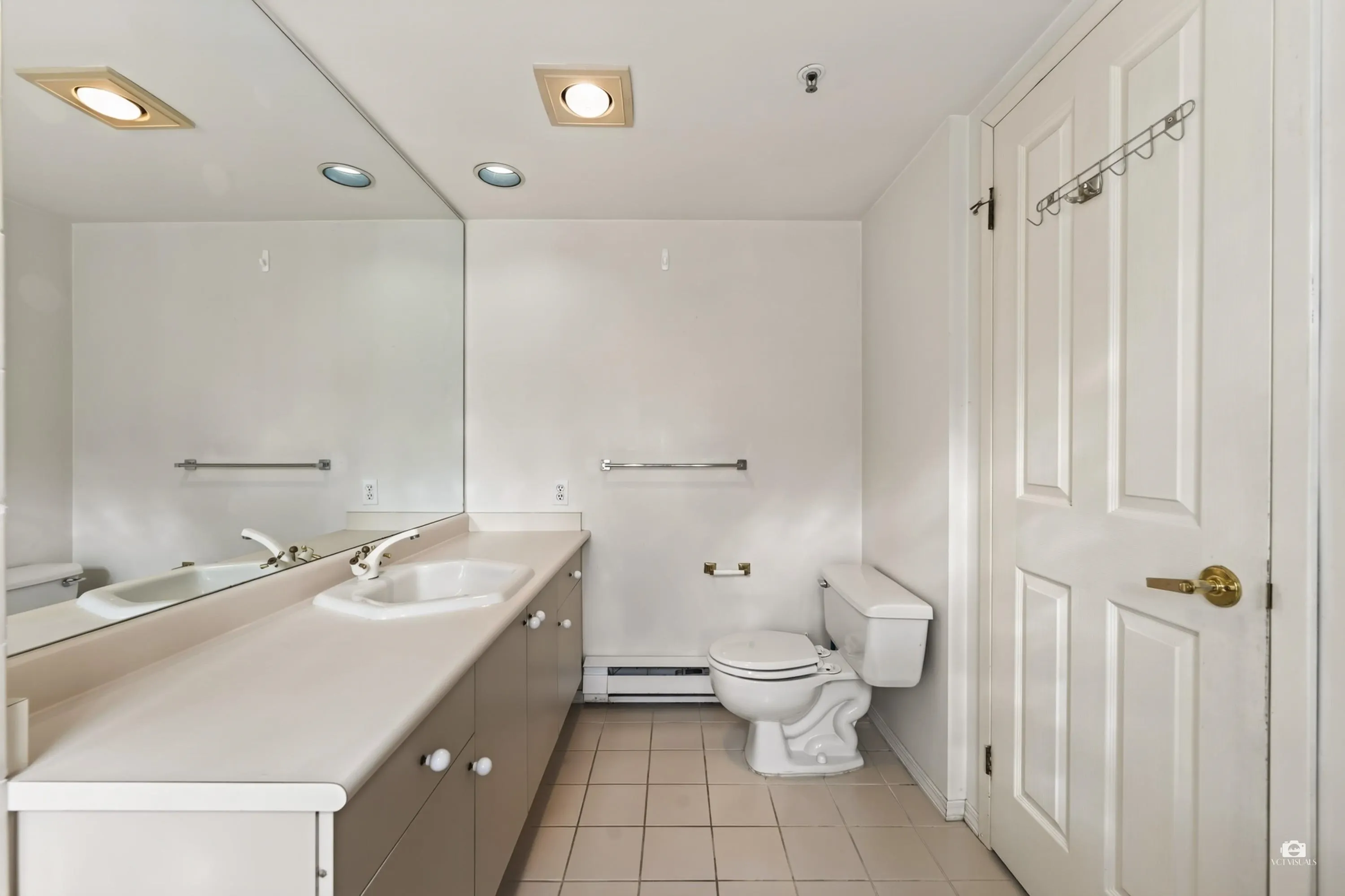 555 Austin Avenue #204