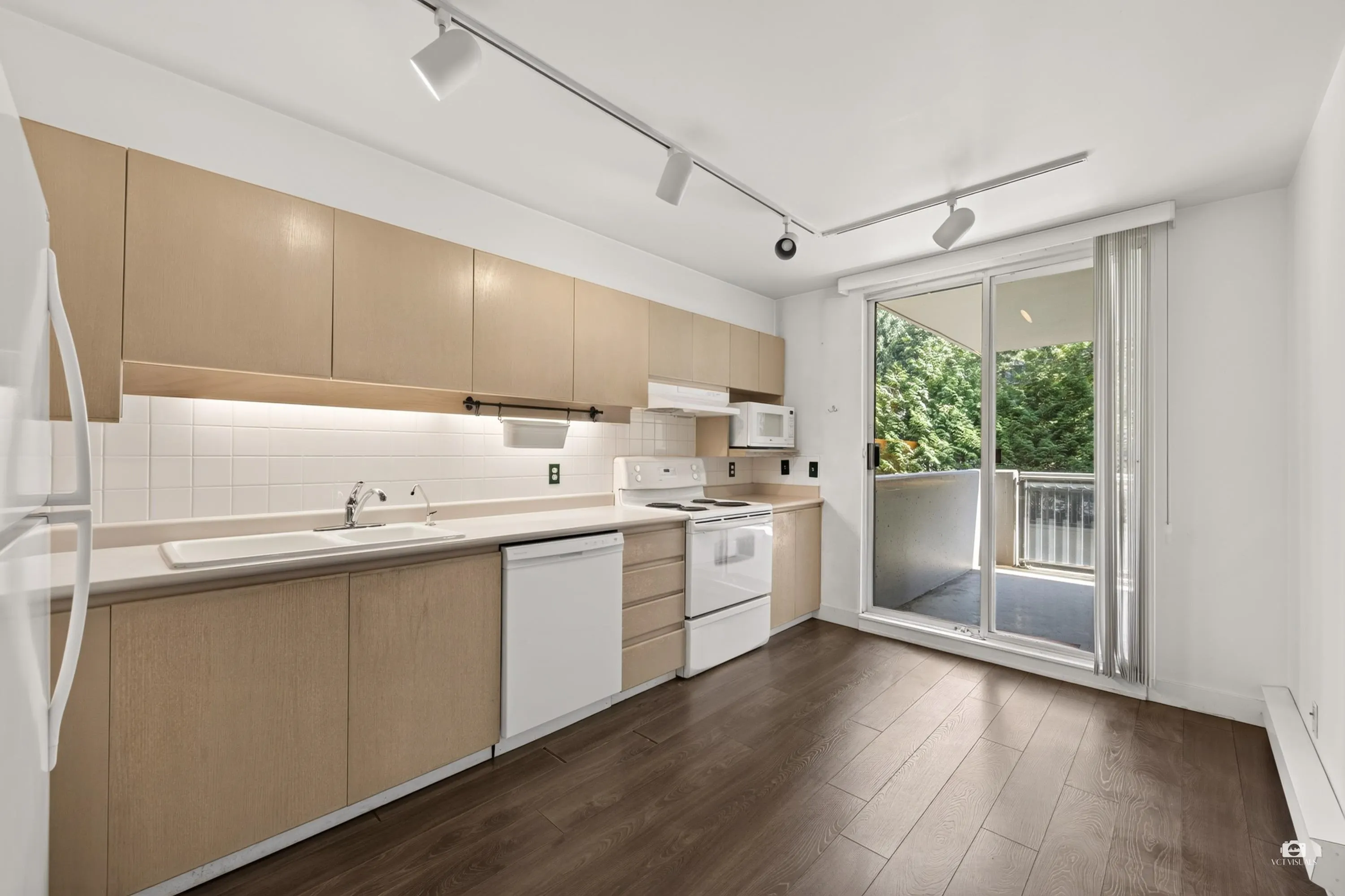 555 Austin Avenue #204