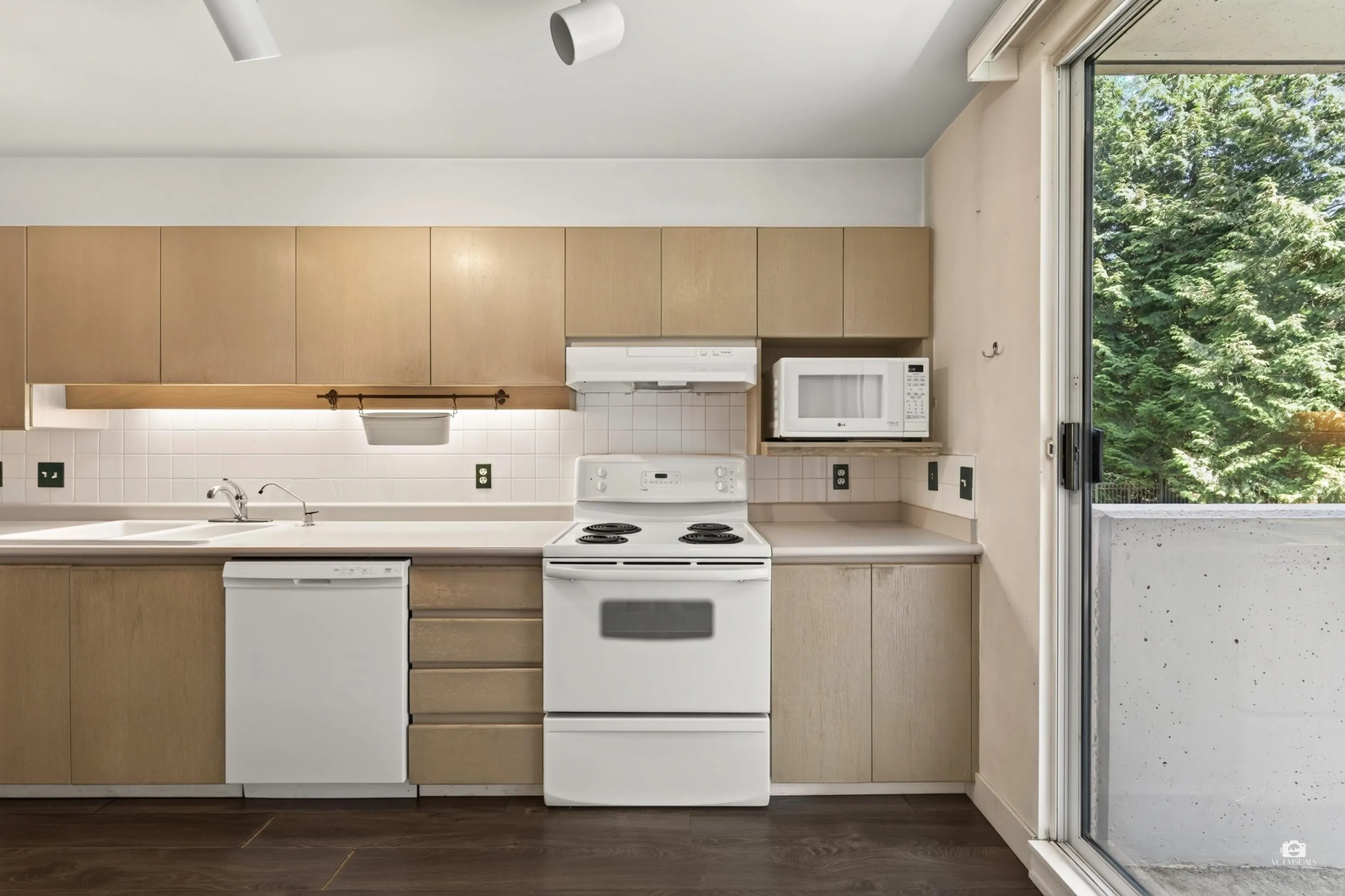 555 Austin Avenue #204