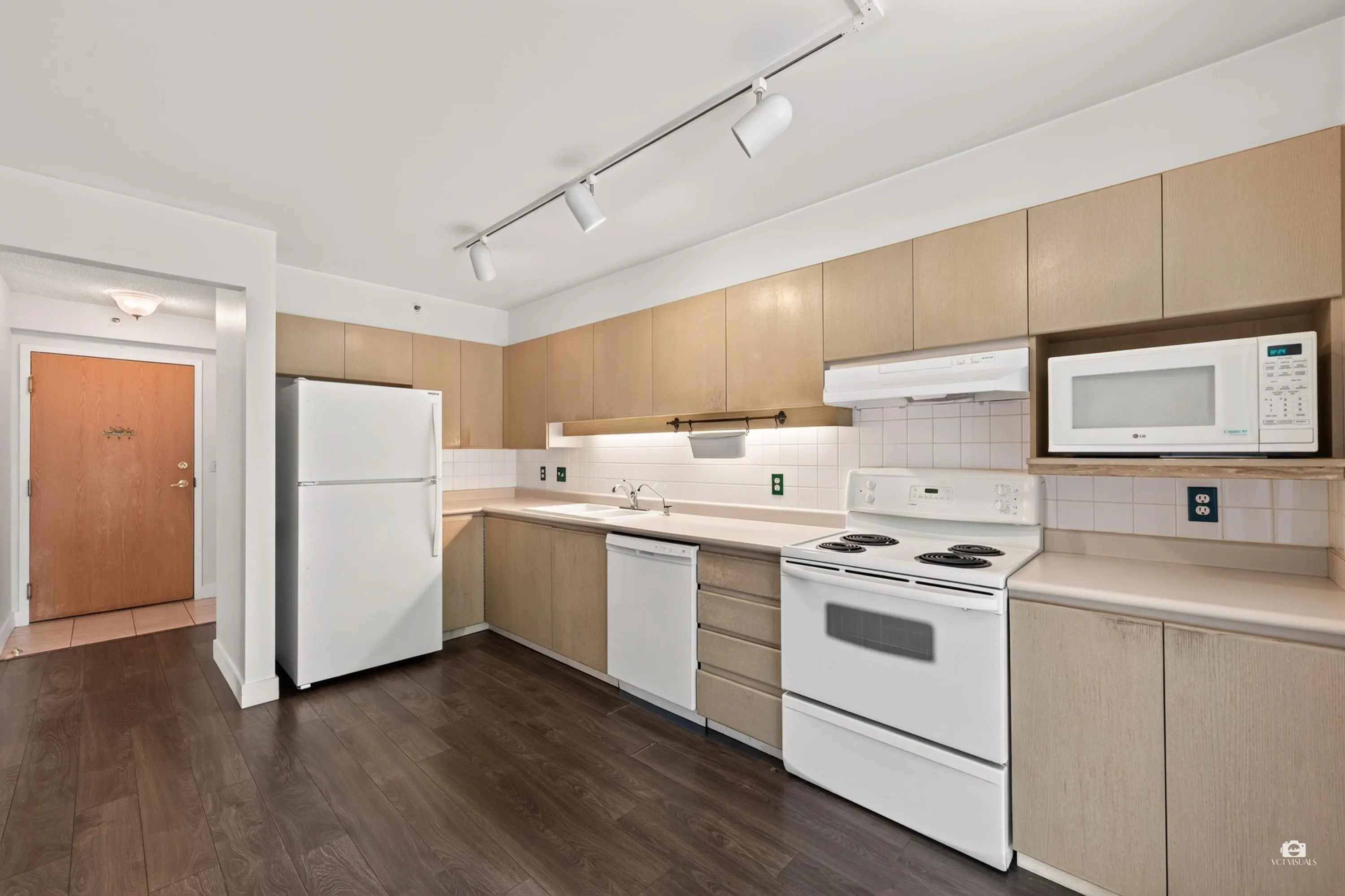 555 Austin Avenue #204