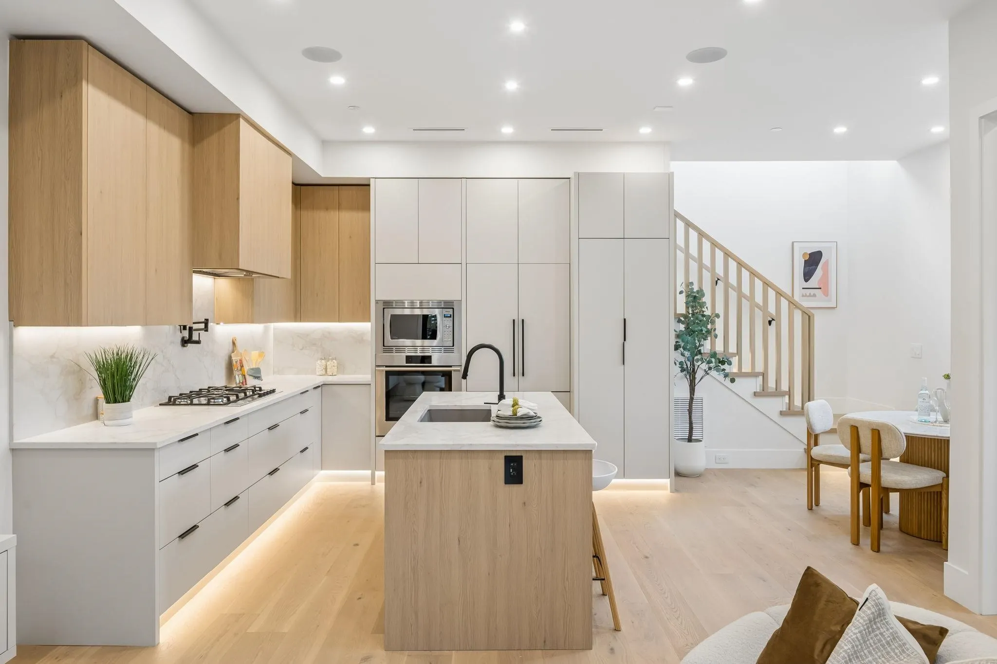 934 W 57th Avenue