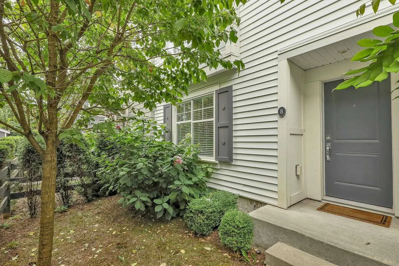 10433 158 Street #8