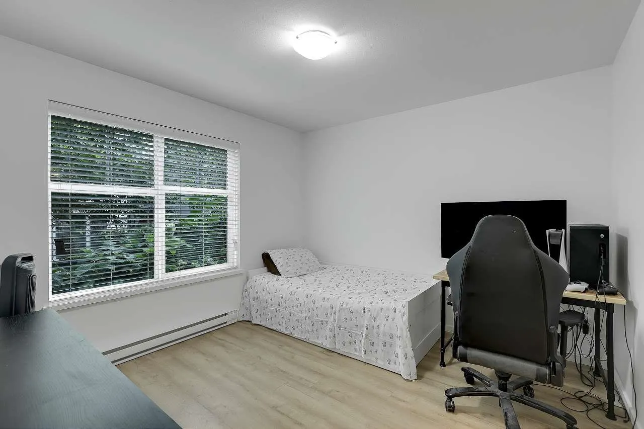 10433 158 Street #8