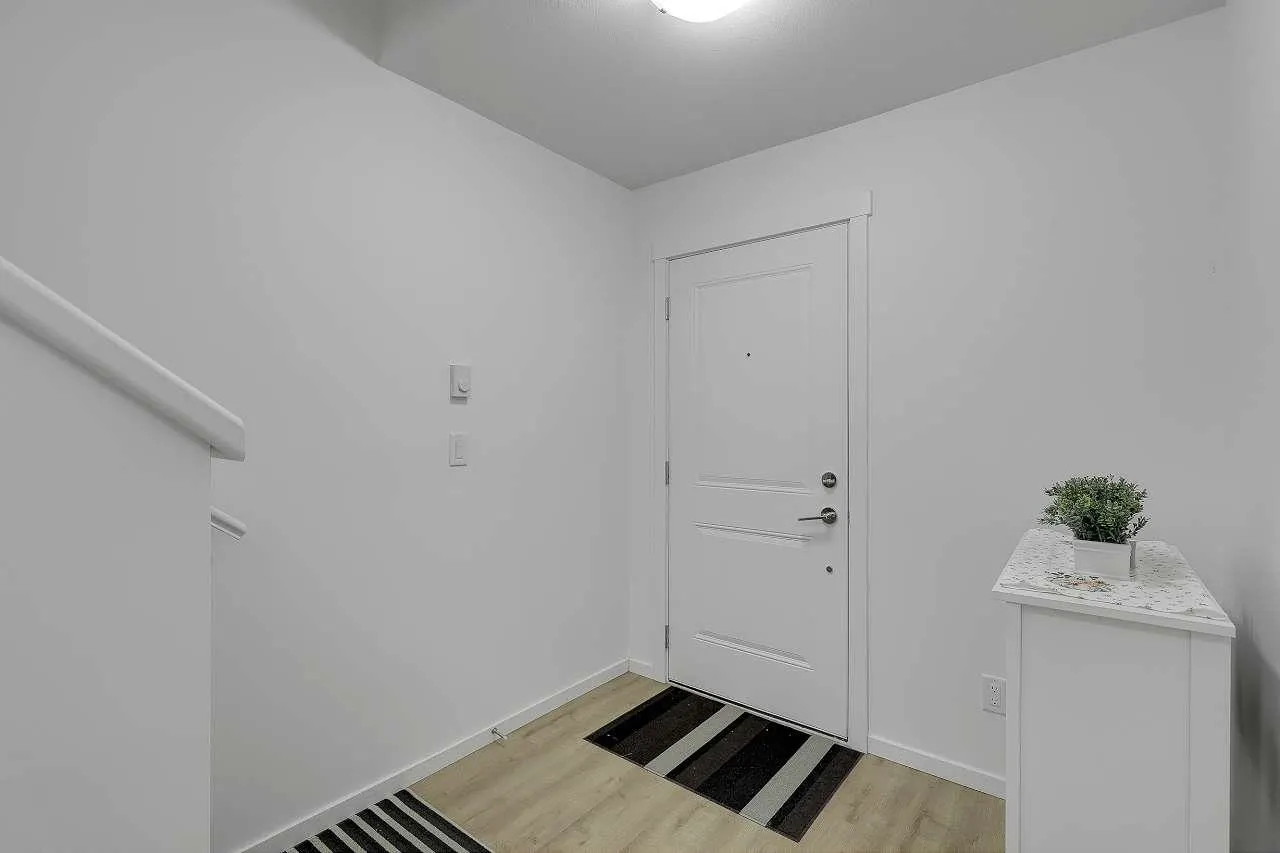 10433 158 Street #8