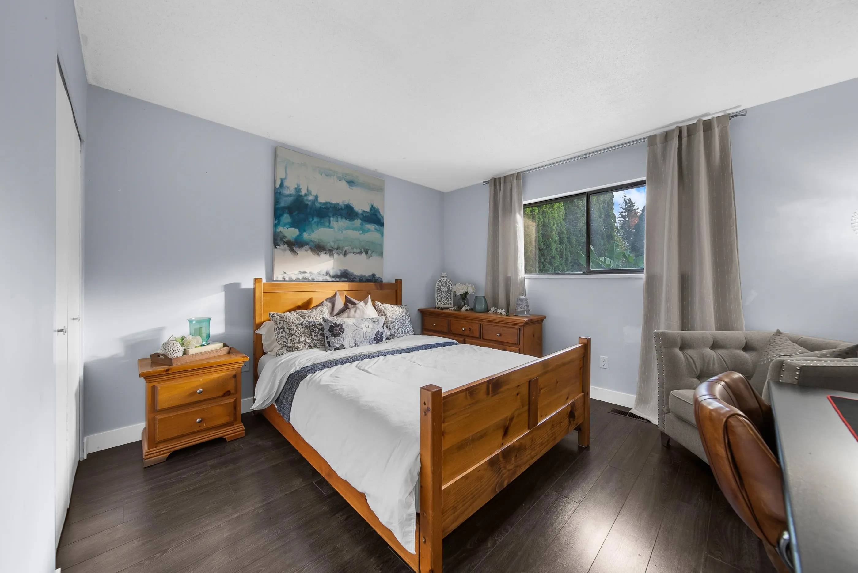 2734 Valemont Crescent