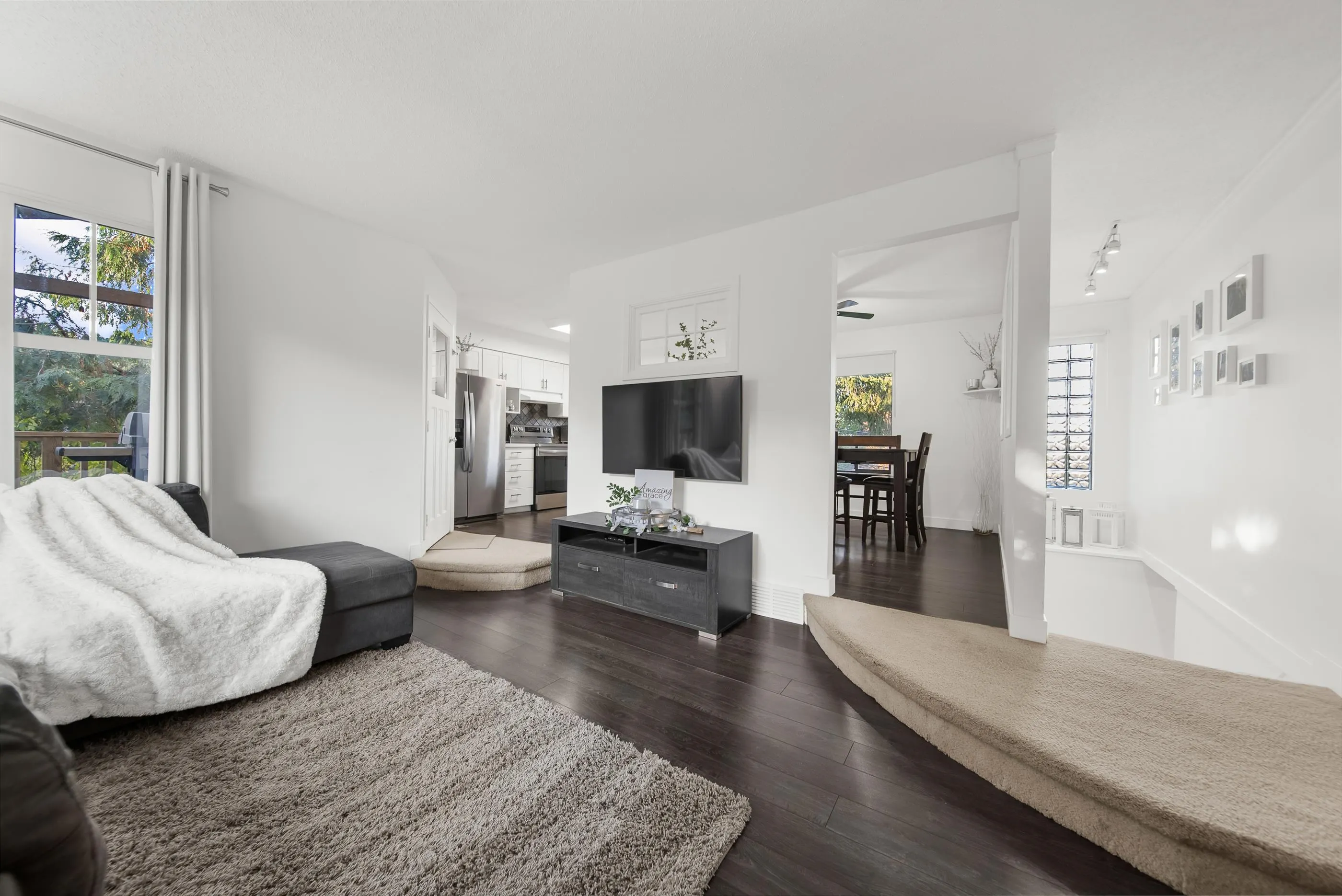 2734 Valemont Crescent