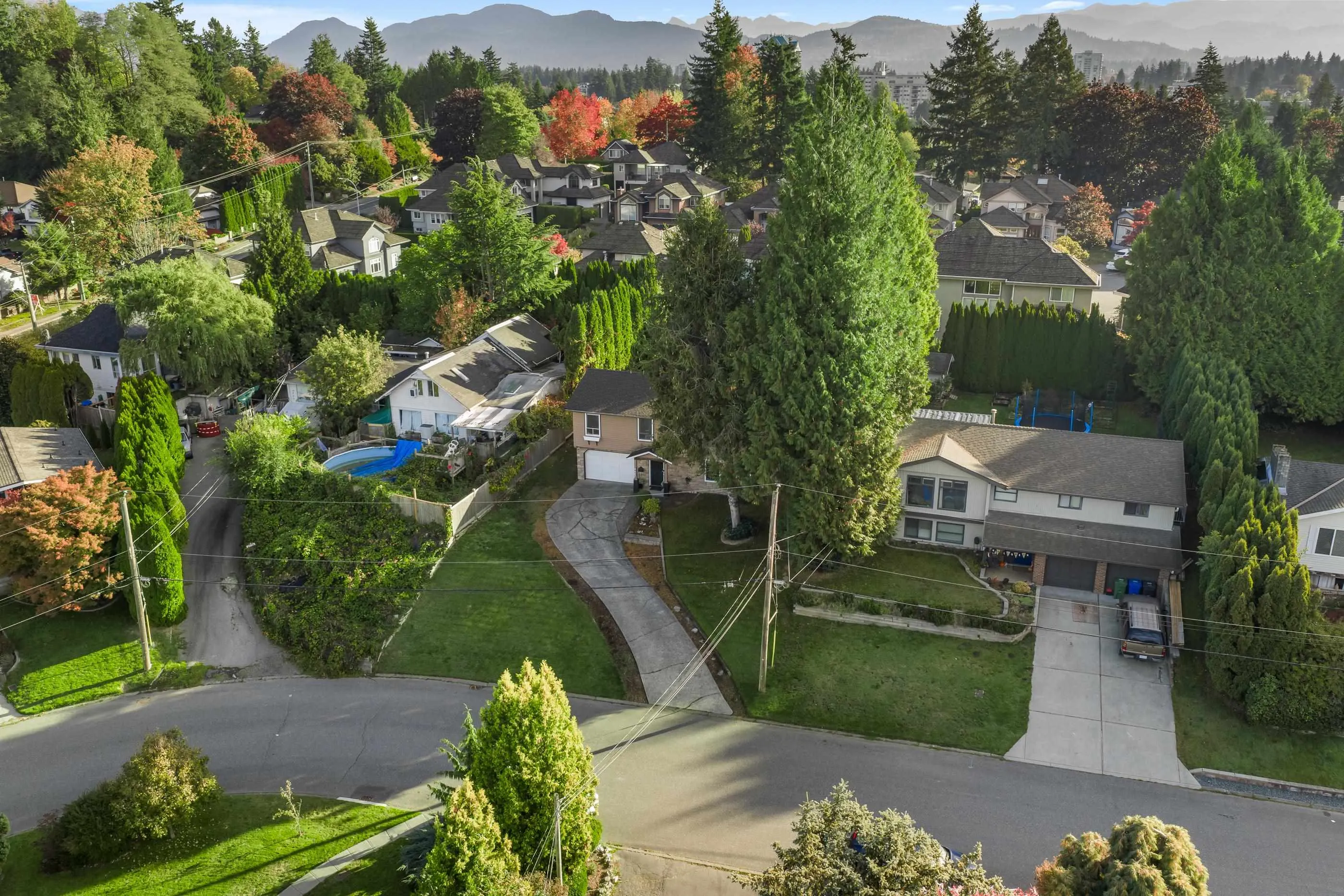 2734 Valemont Crescent