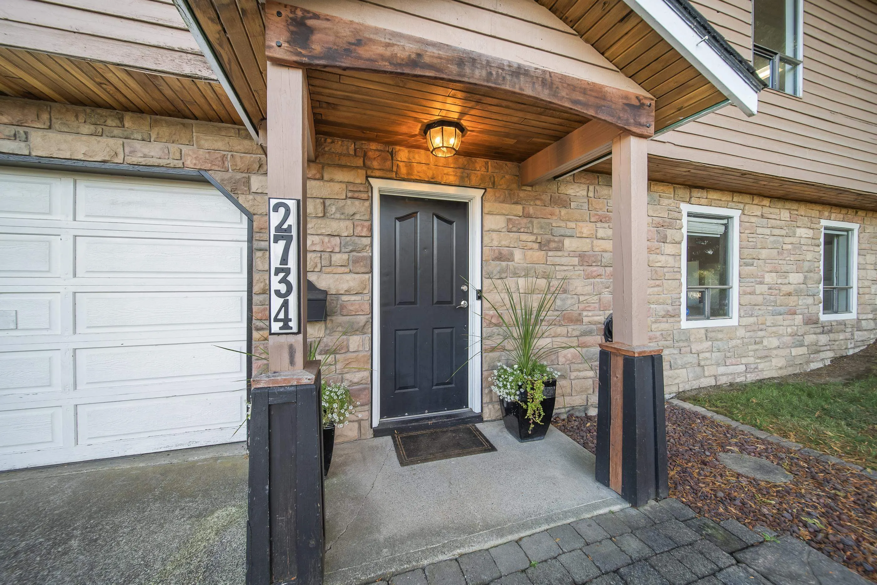 2734 Valemont Crescent