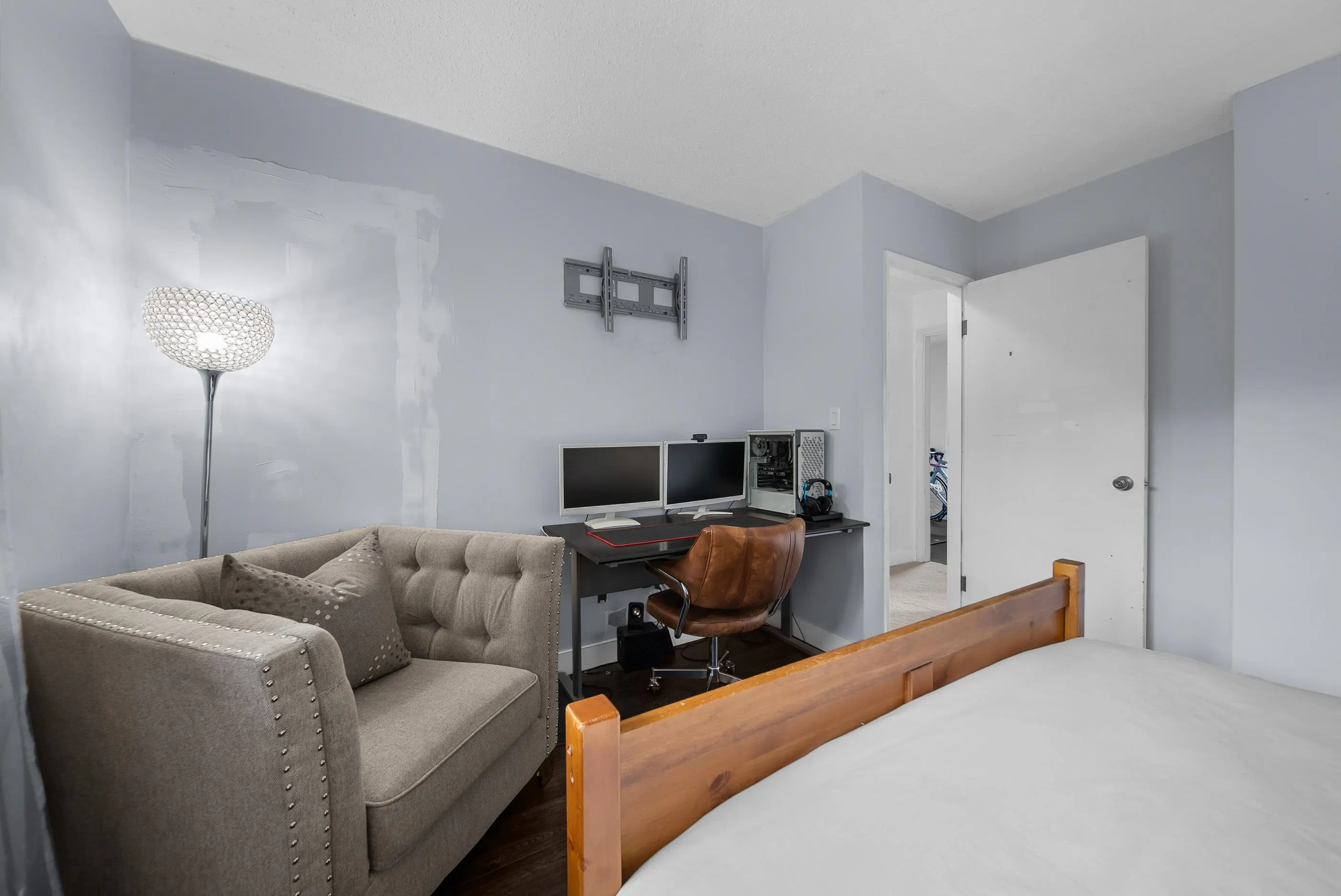 2734 Valemont Crescent