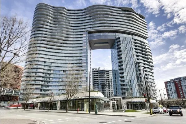 89 Nelson Street #403
