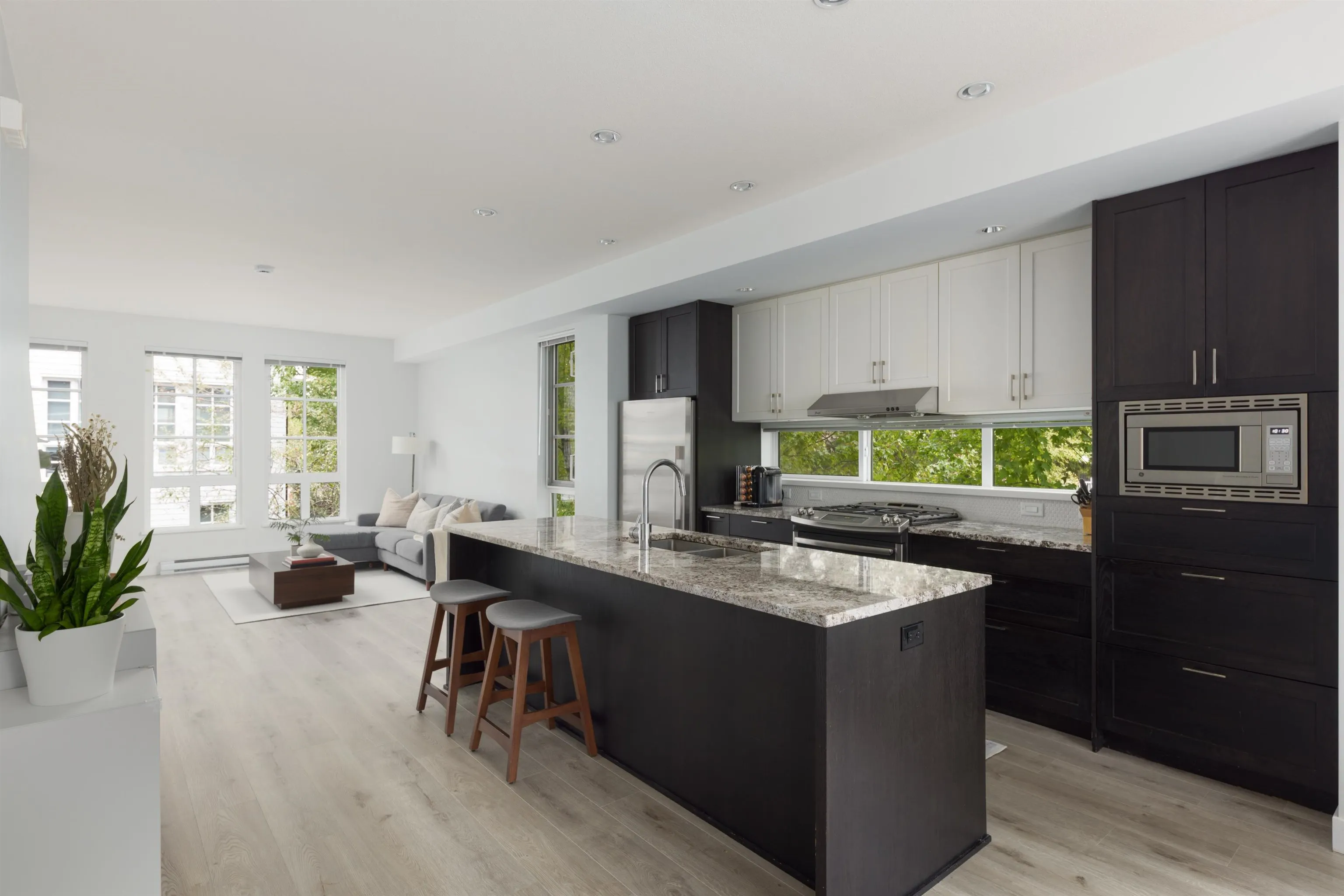 528 Foster Avenue #136