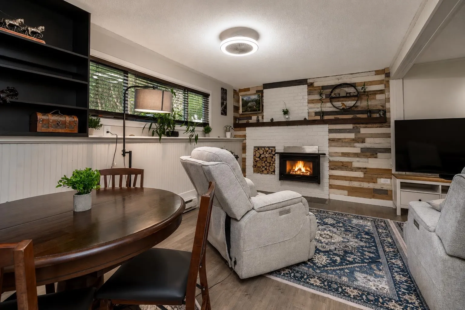34898 Laburnum Avenue