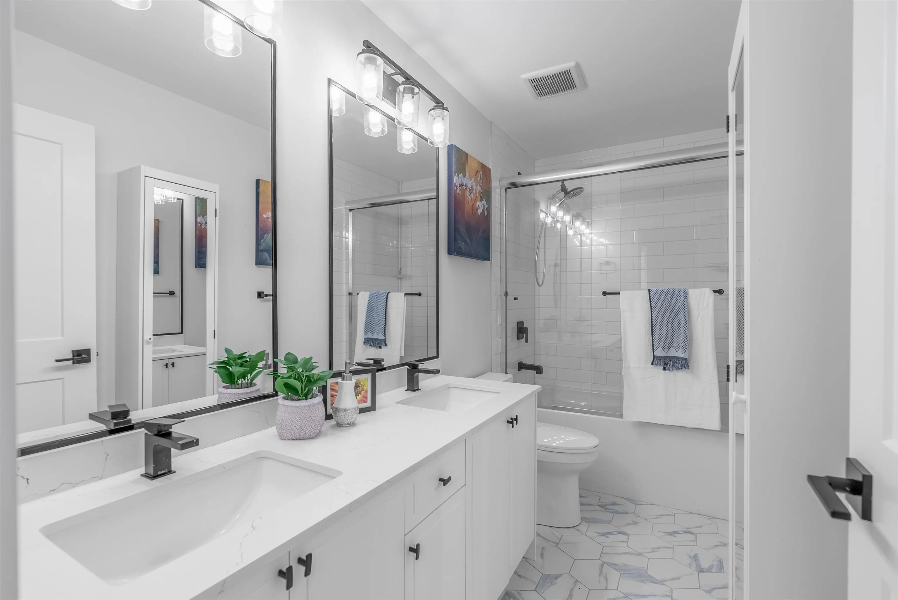 3416 Queenston Avenue #101