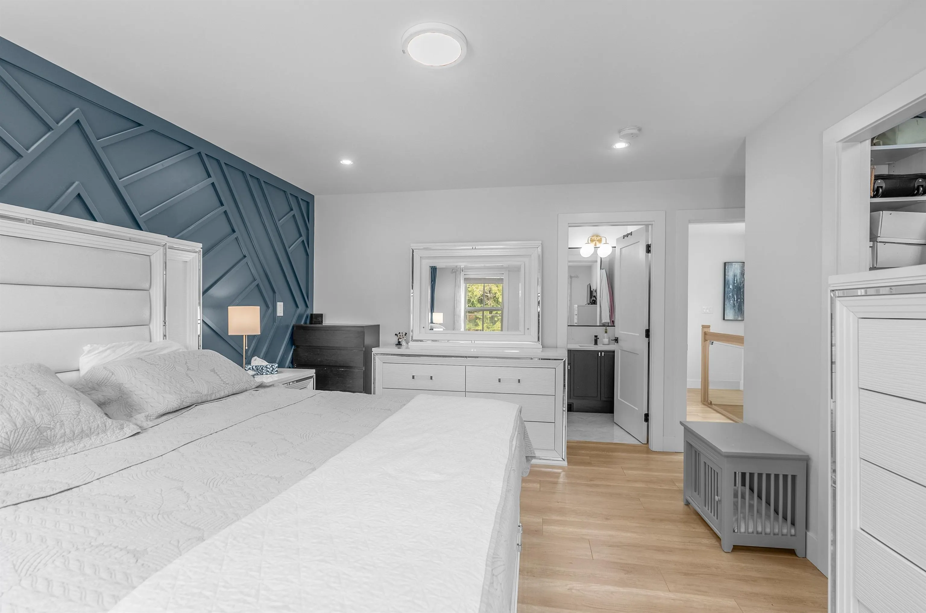 3416 Queenston Avenue #101
