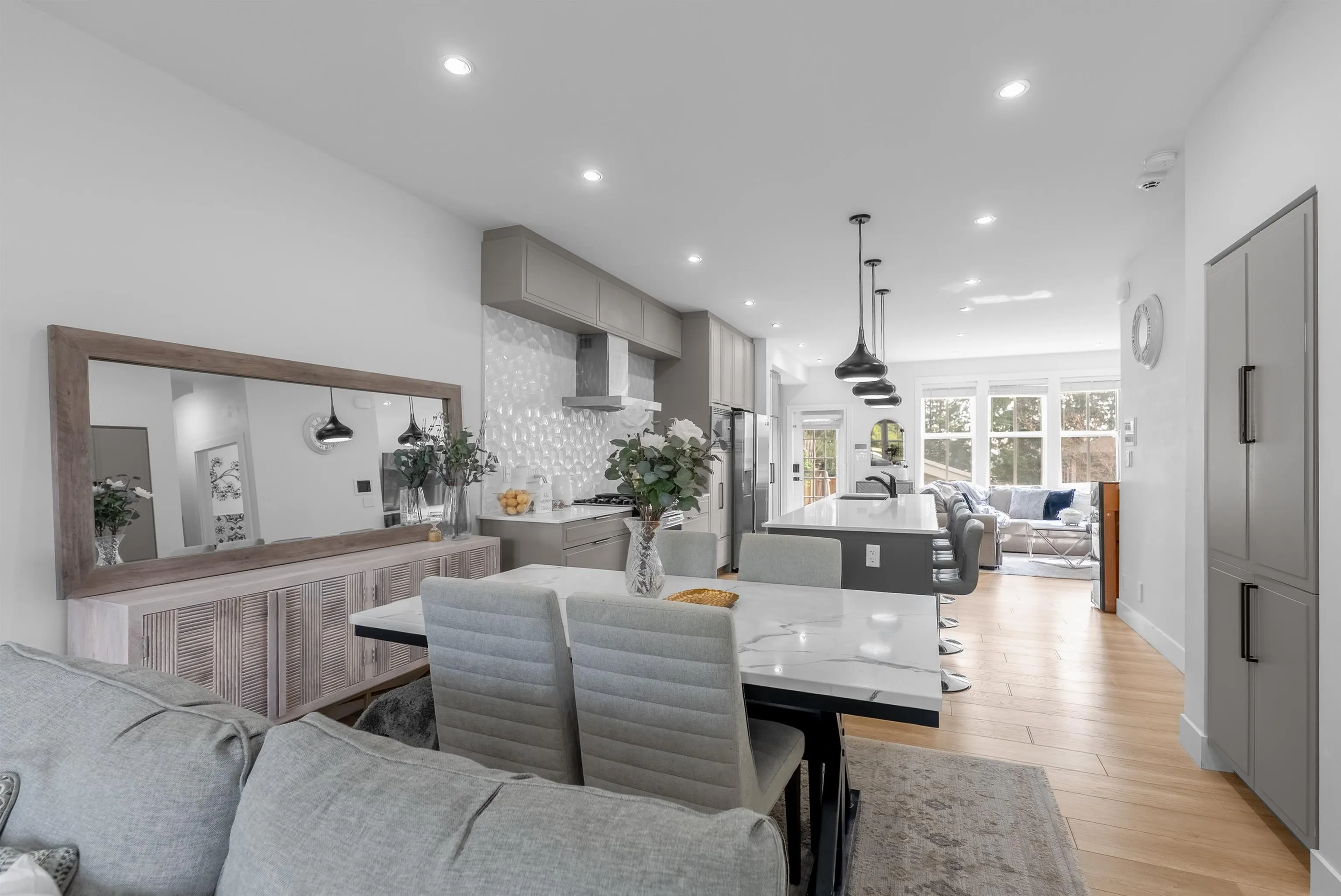 3416 Queenston Avenue #101