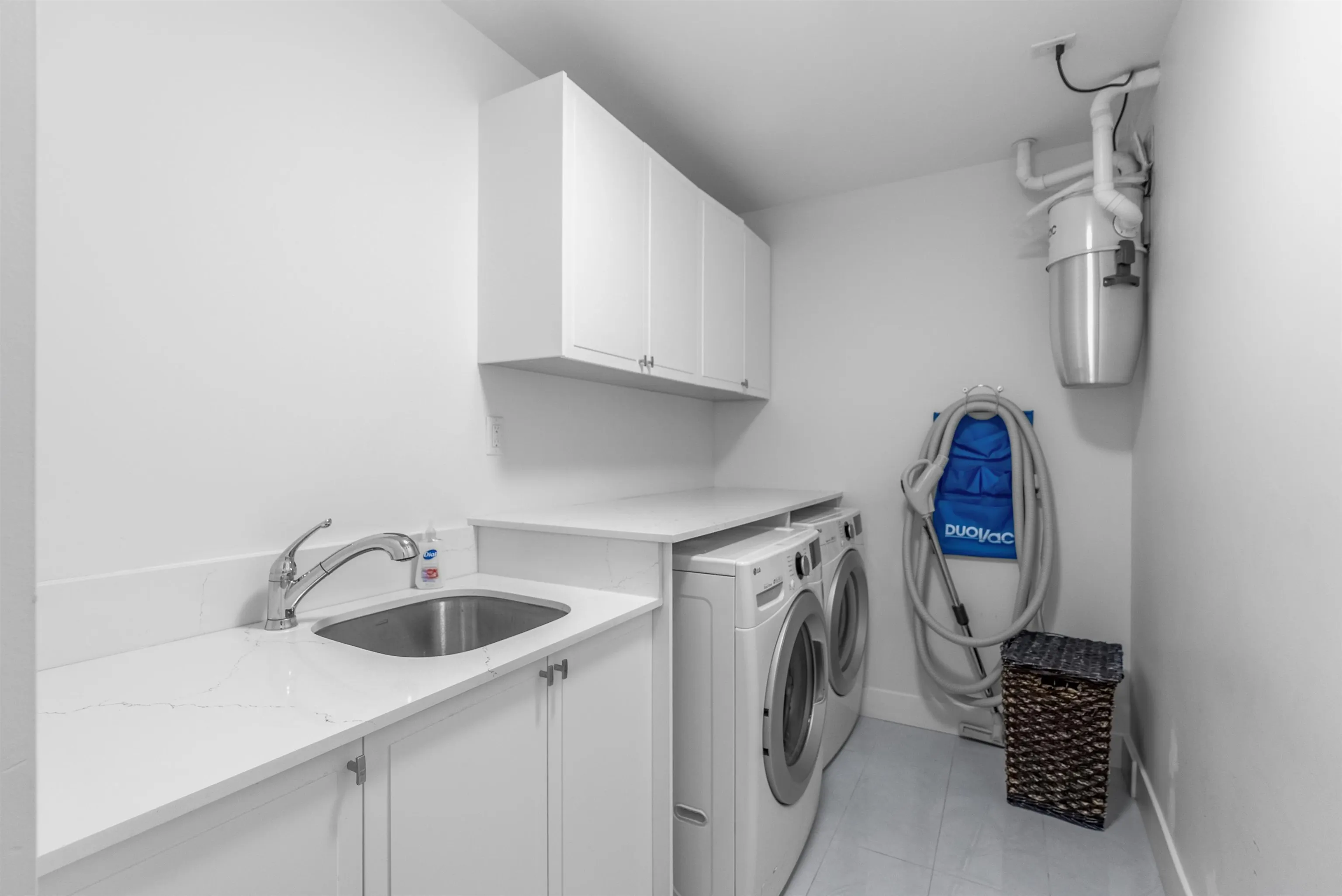 3416 Queenston Avenue #101