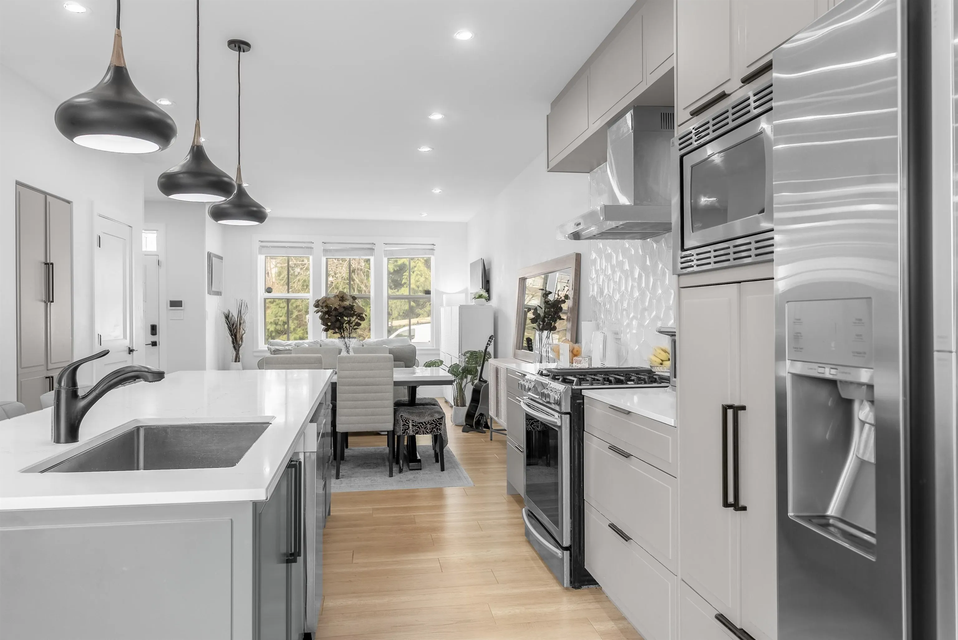 3416 Queenston Avenue #101