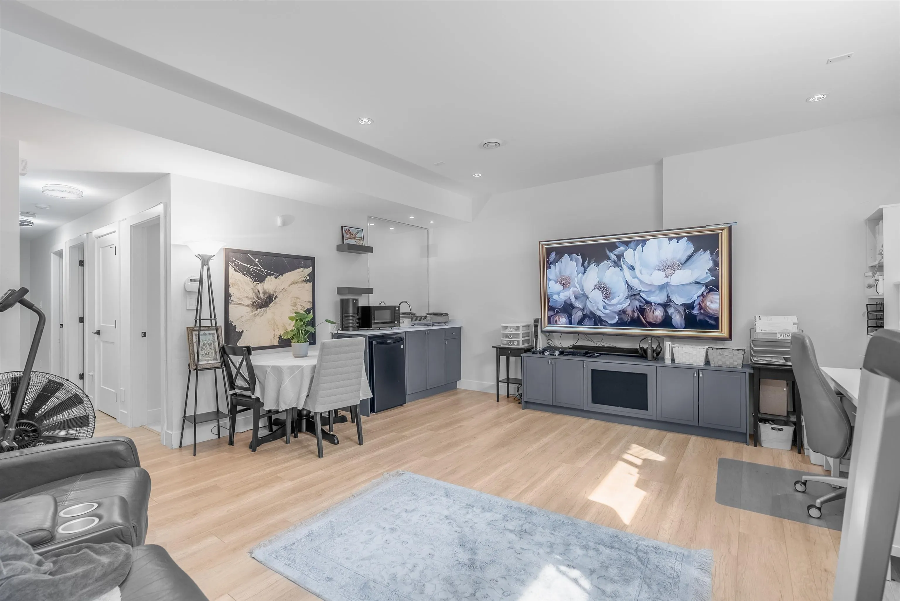 3416 Queenston Avenue #101