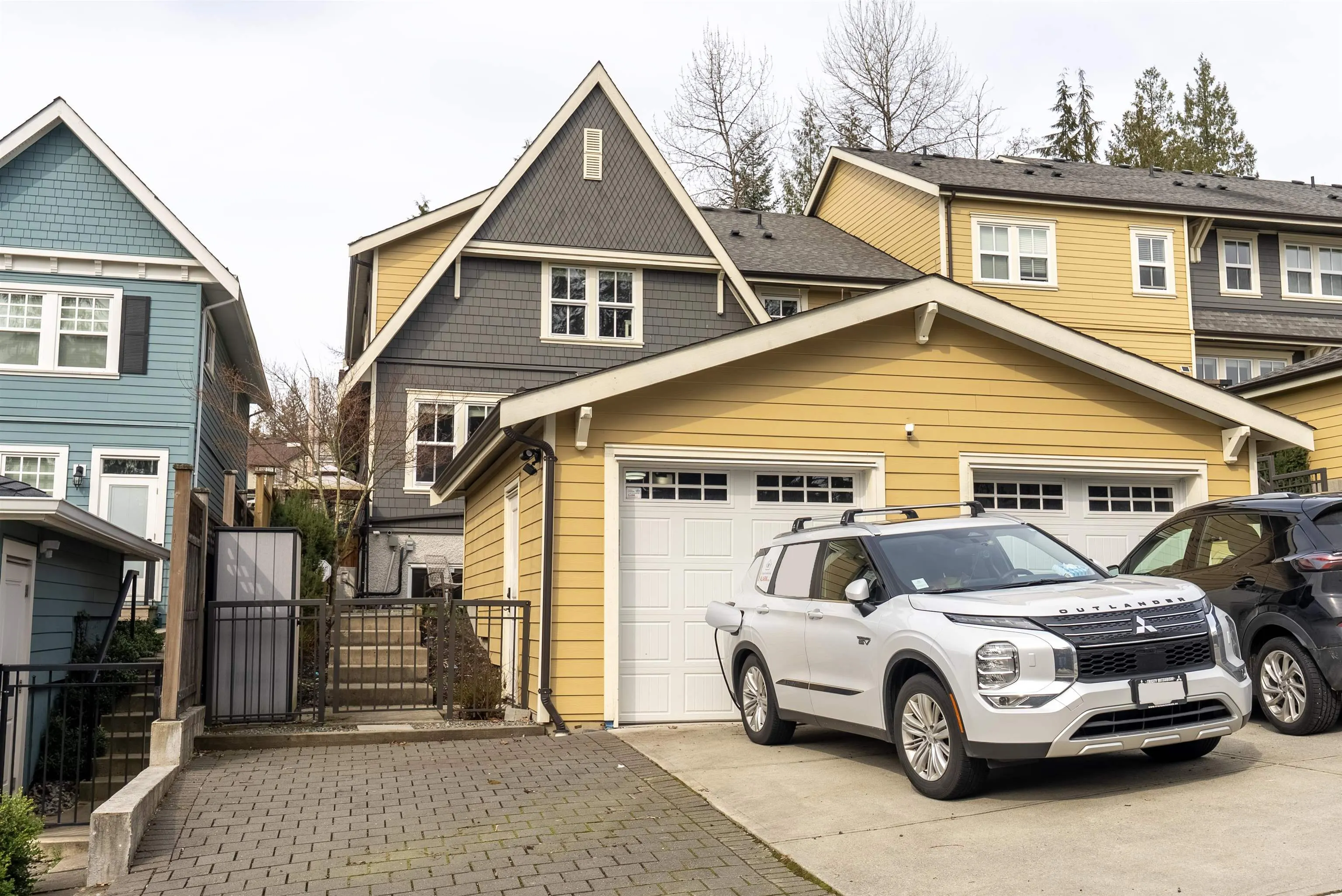 3416 Queenston Avenue #101