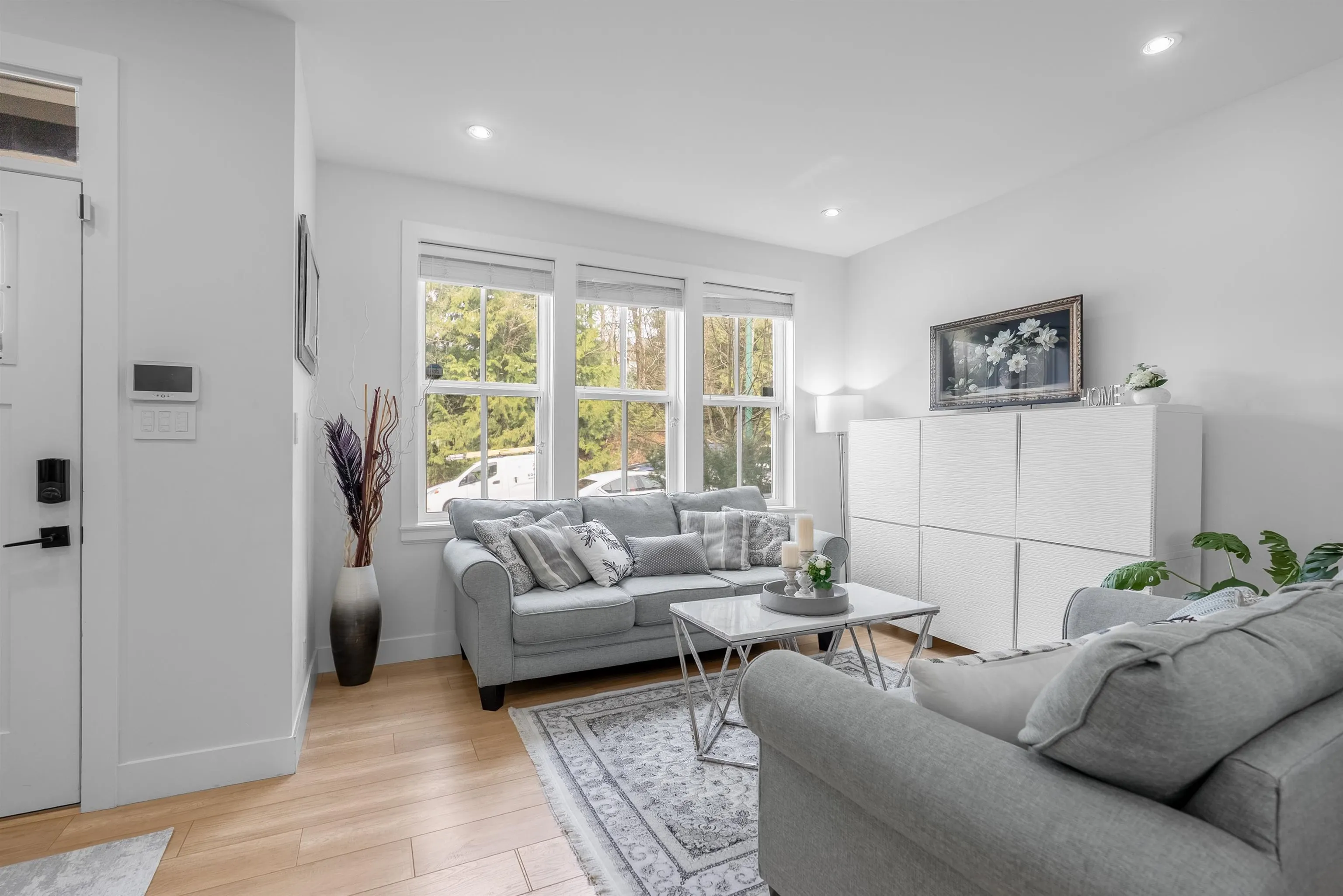 3416 Queenston Avenue #101