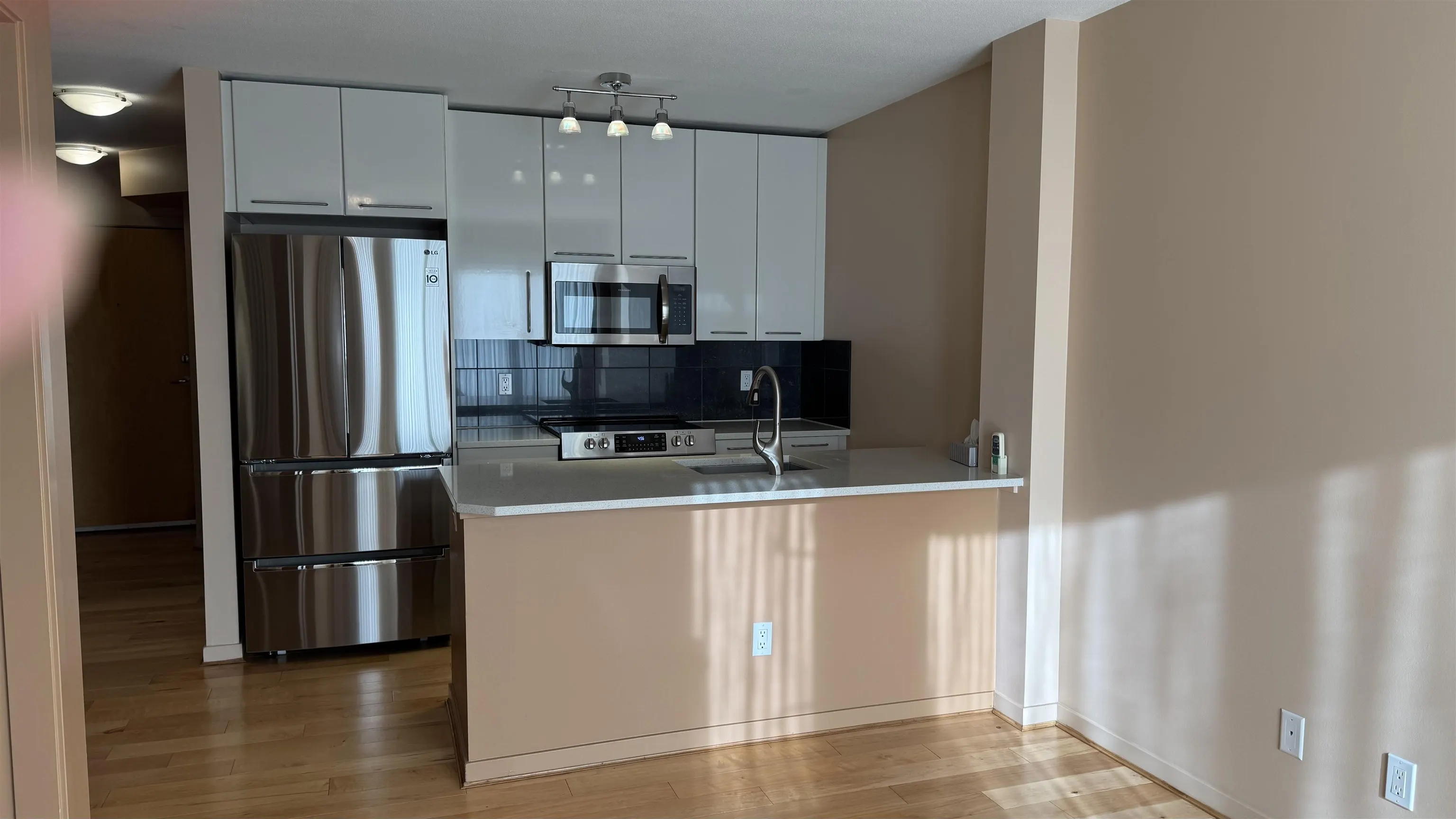 828 Cardero Street #408