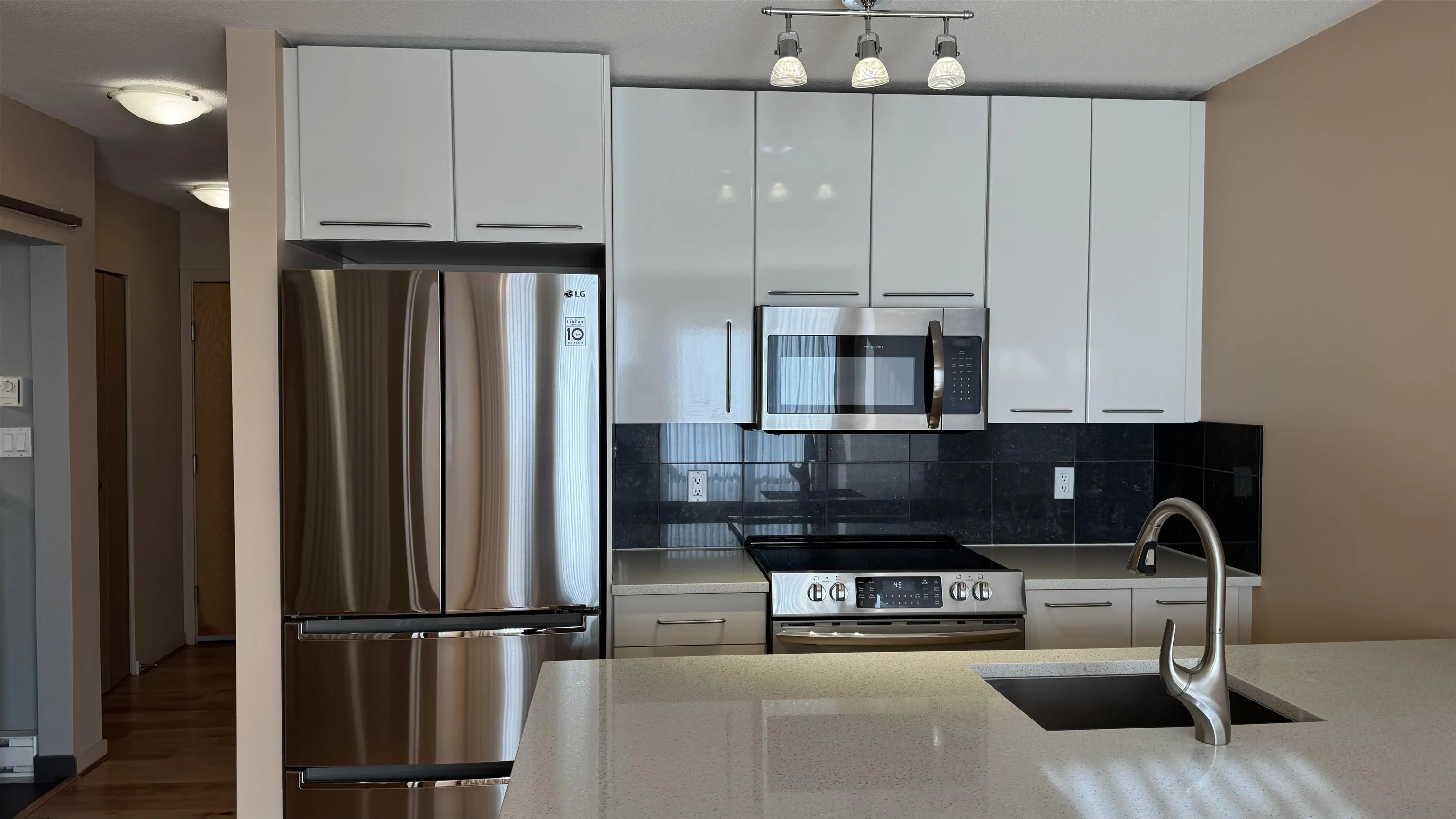 828 Cardero Street #408