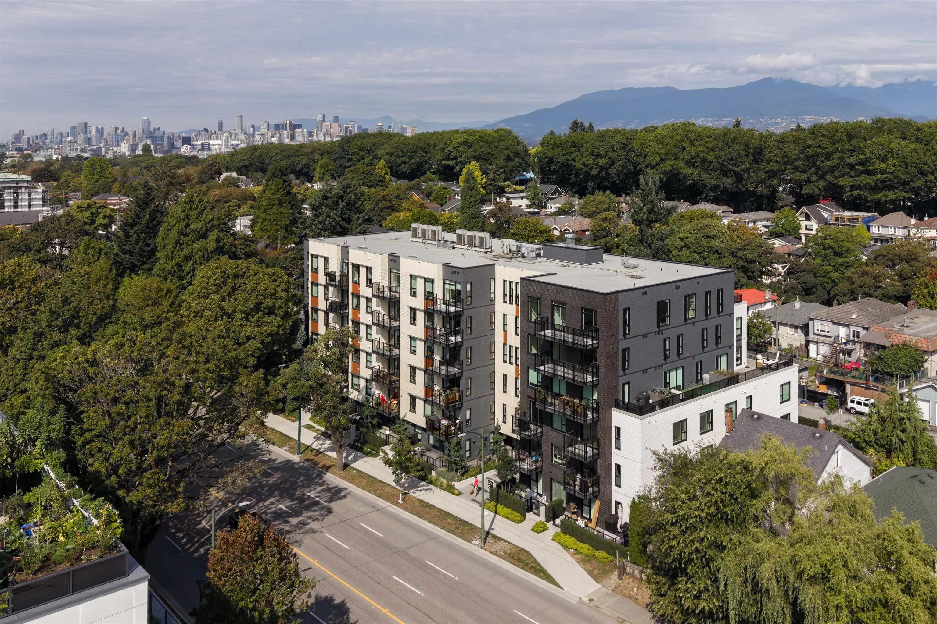 2235 E Broadway #111