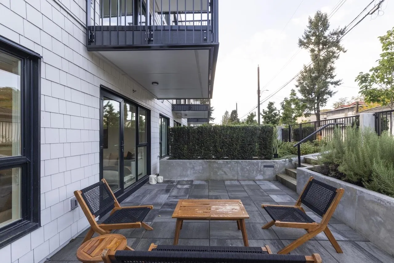 2235 E Broadway #111