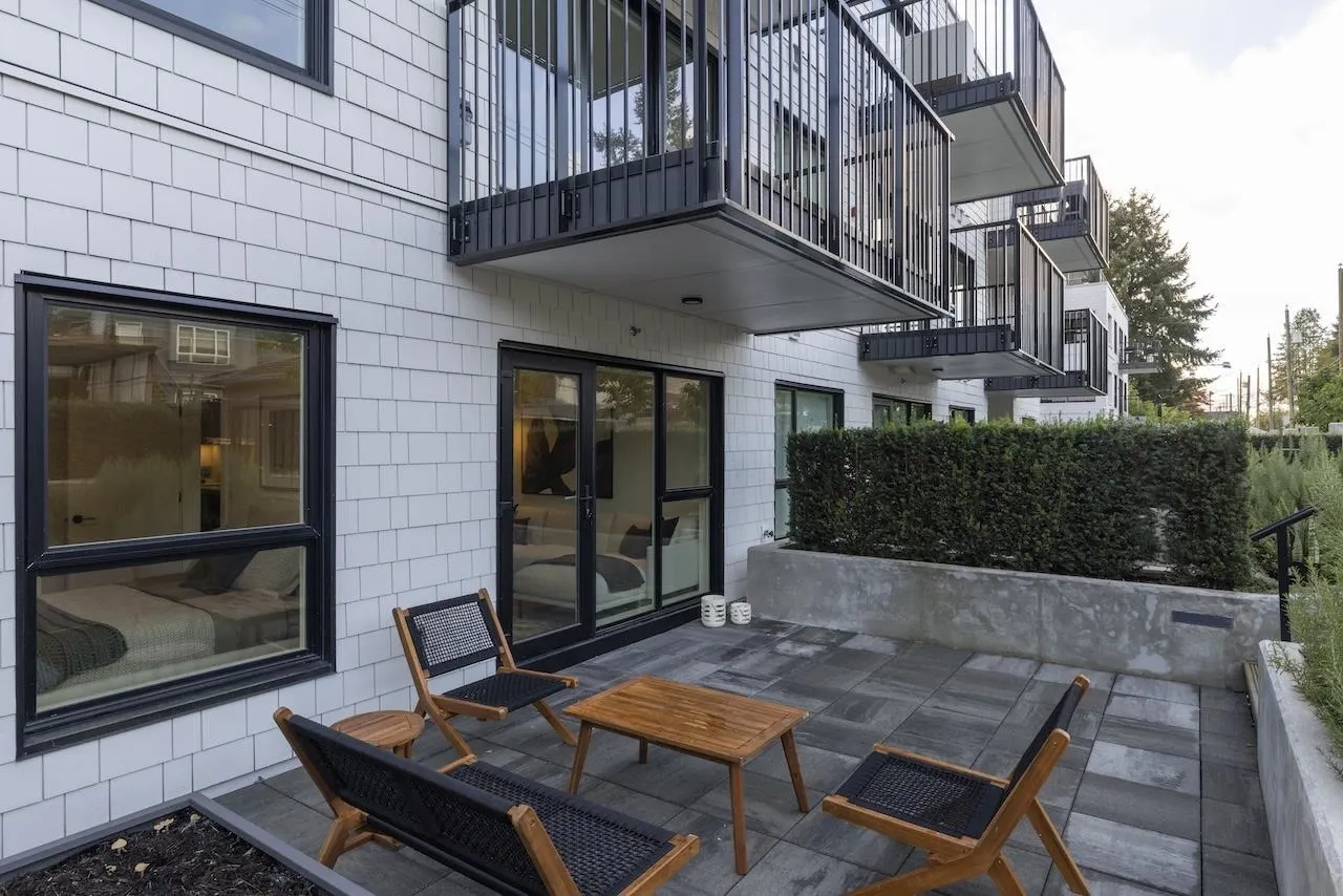 2235 E Broadway #111