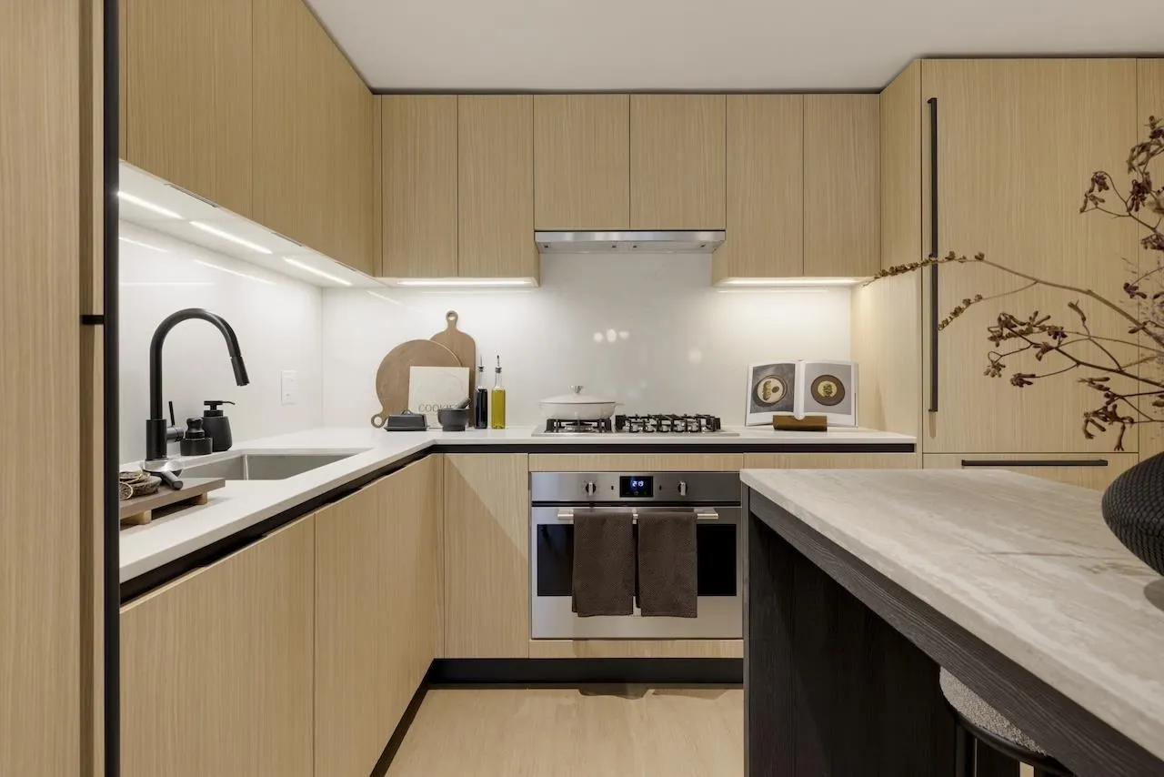 2235 E Broadway #111