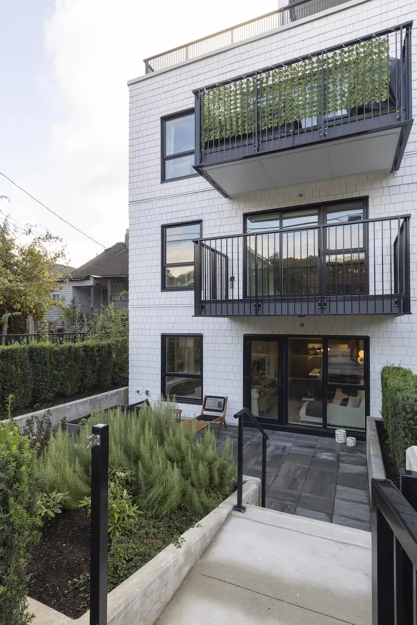 2235 E Broadway #111