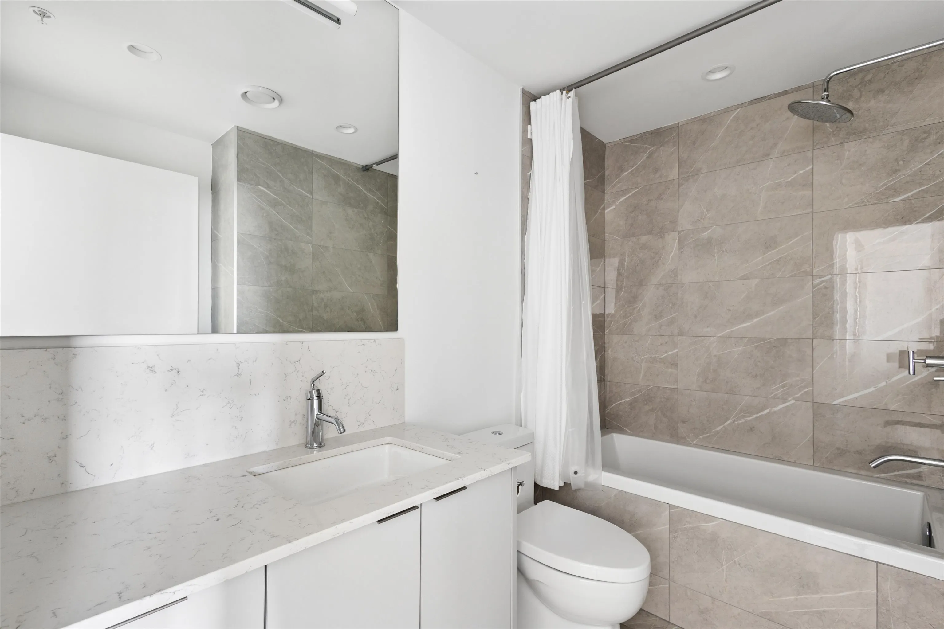 7638 Cambie Street #401