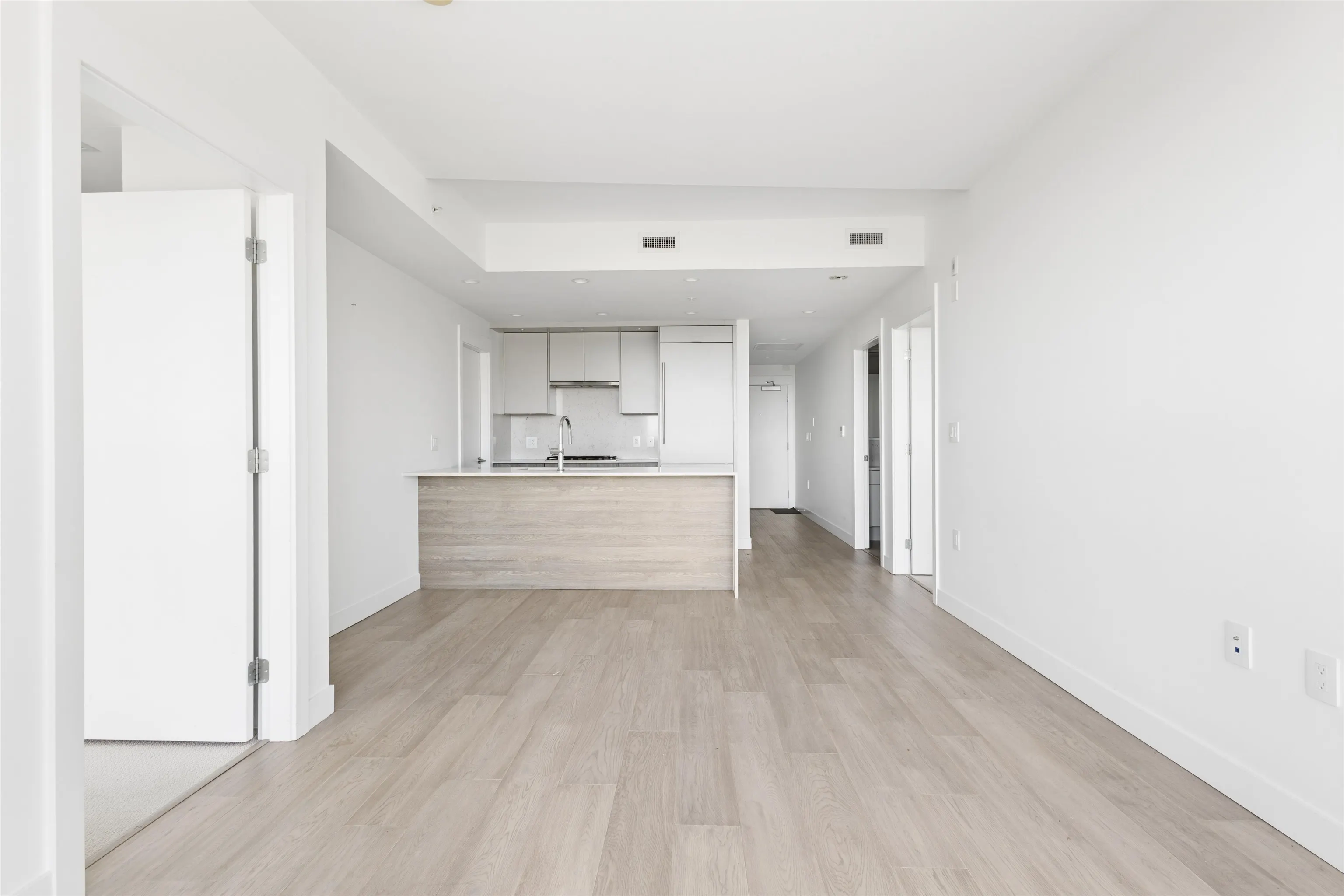 7638 Cambie Street #401