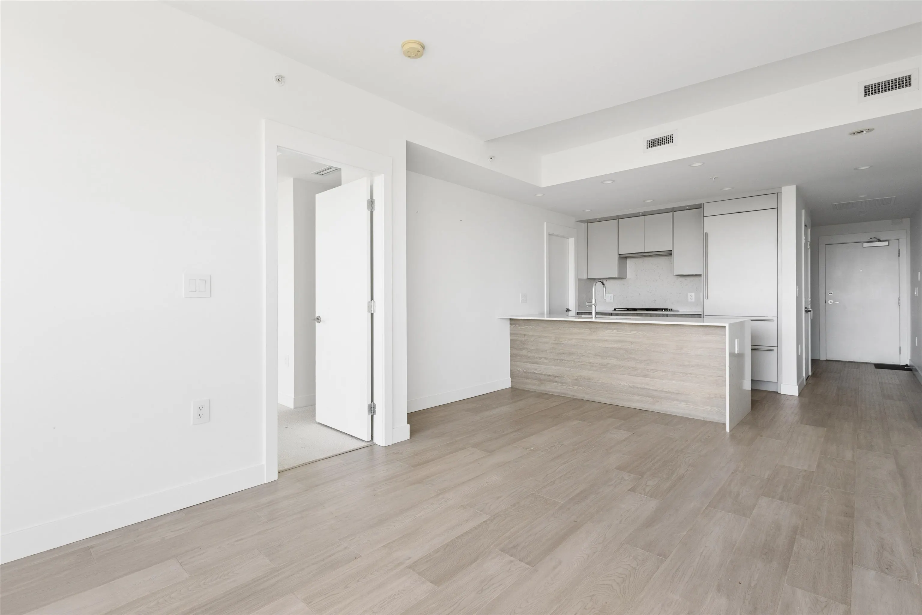 7638 Cambie Street #401
