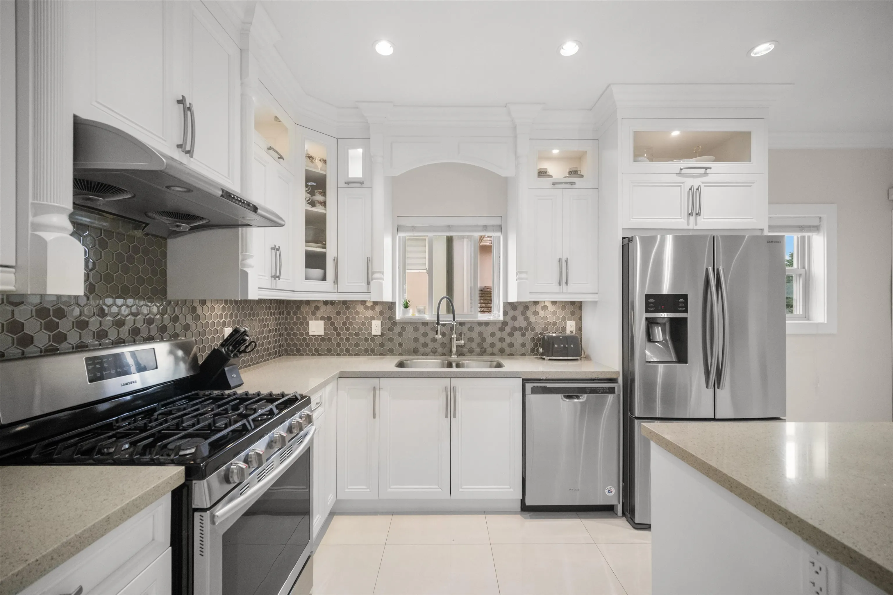 4986 Inman Avenue