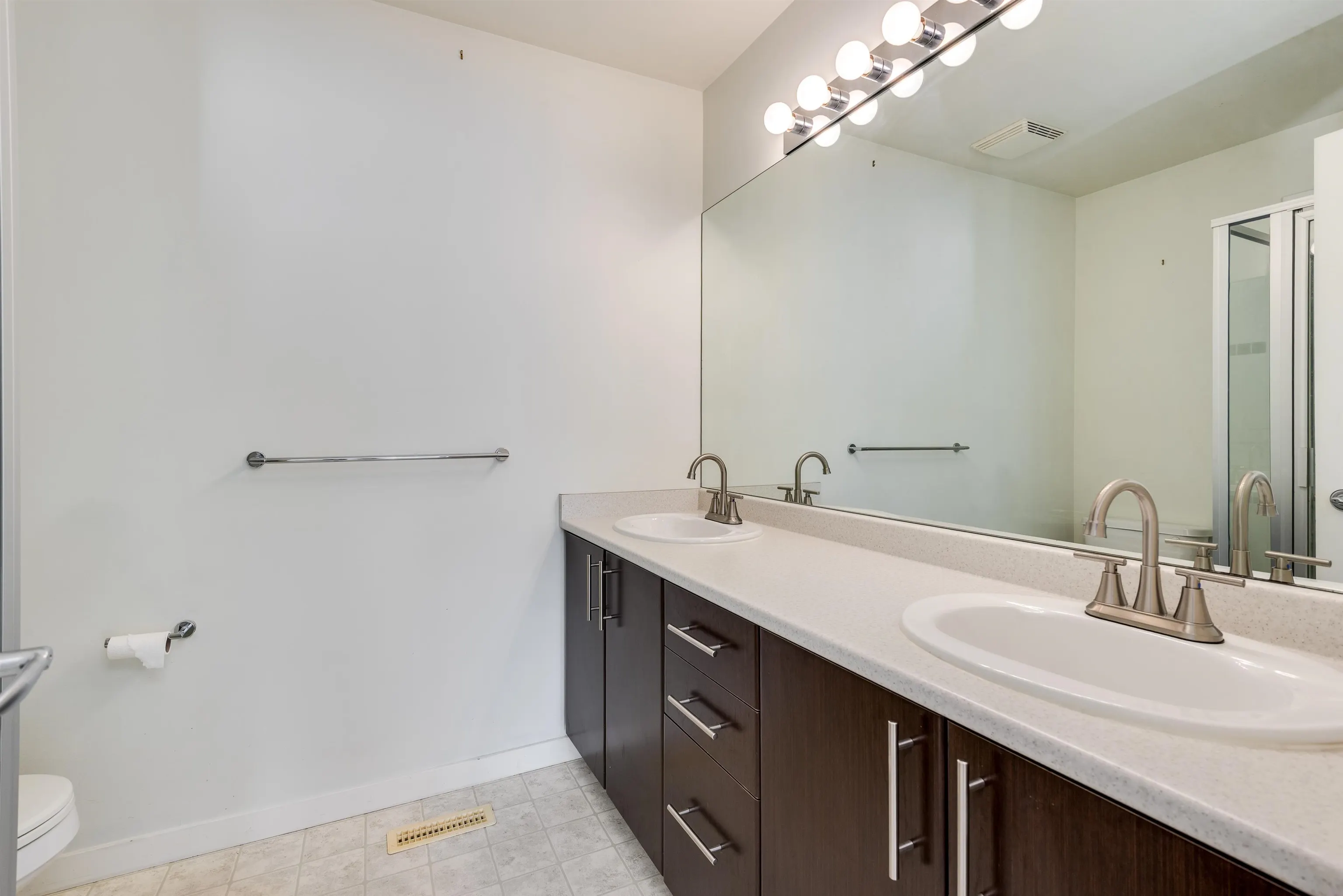 19250 65 Avenue #77