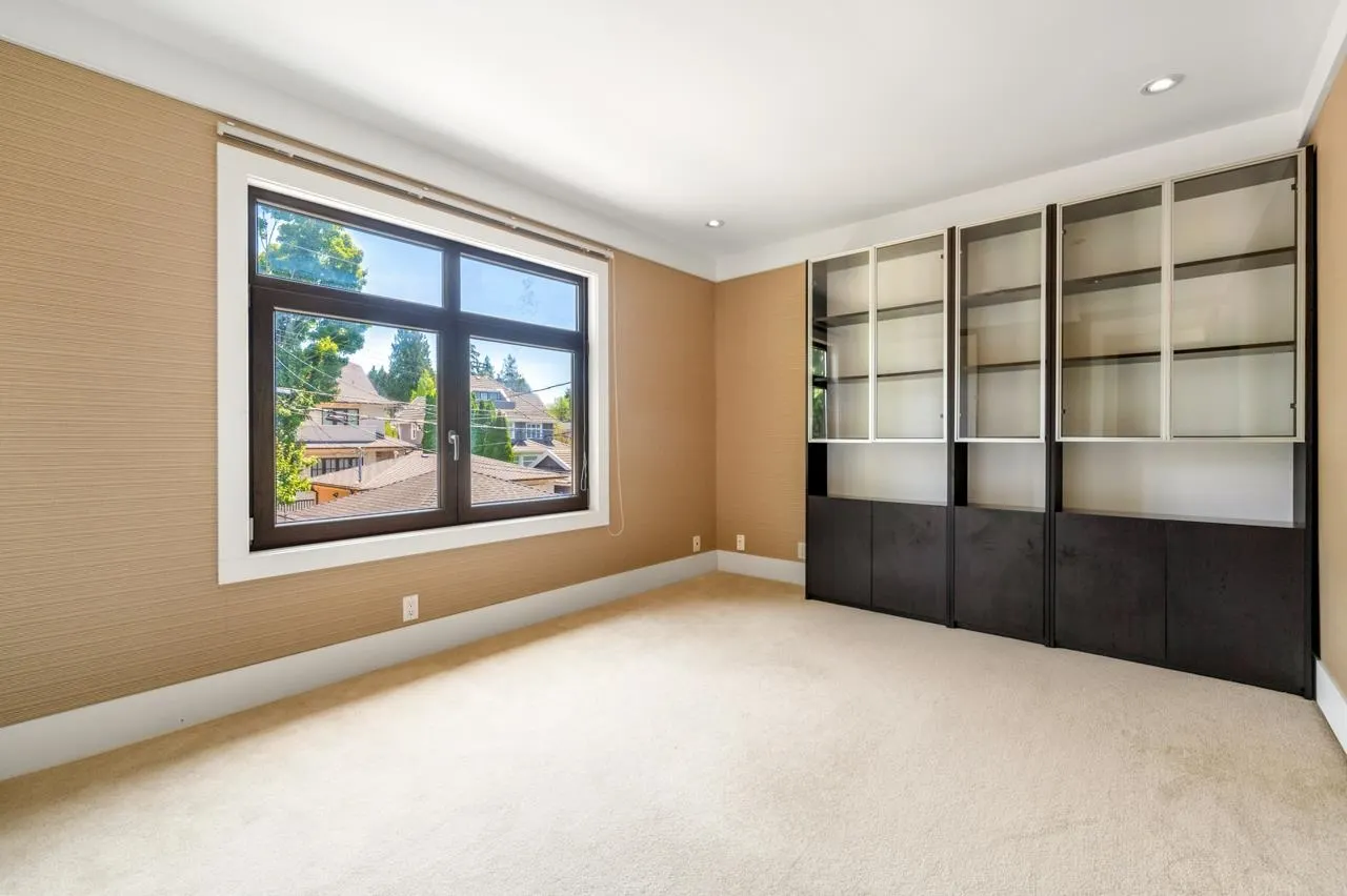 6678 Angus Drive